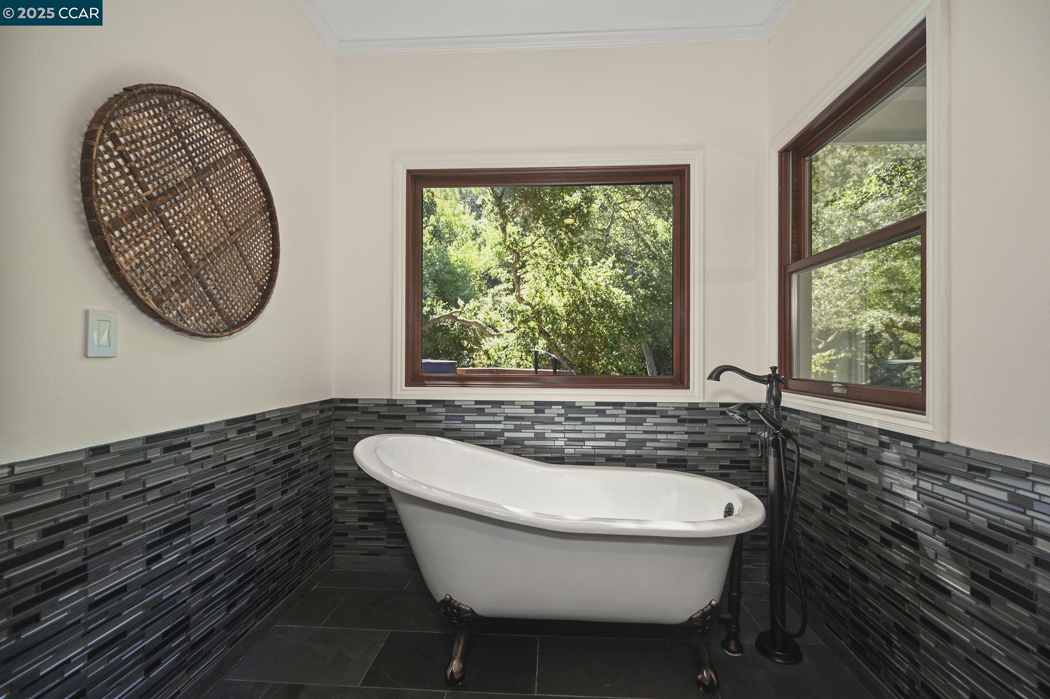Detail Gallery Image 20 of 47 For 3981 Amyx Ct, Hayward,  CA 94542 - 4 Beds | 3/1 Baths