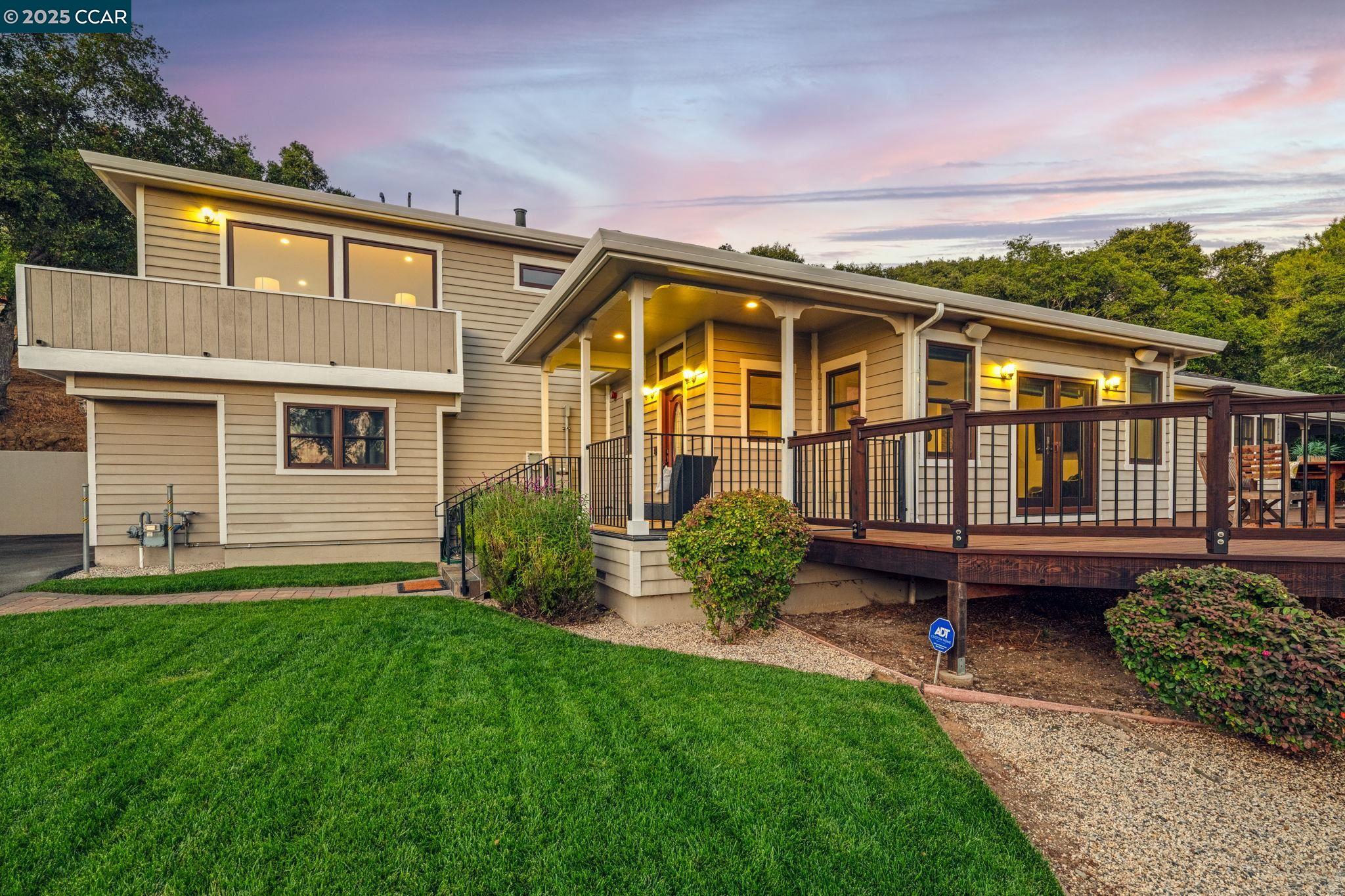 Detail Gallery Image 5 of 47 For 3981 Amyx Ct, Hayward,  CA 94542 - 4 Beds | 3/1 Baths