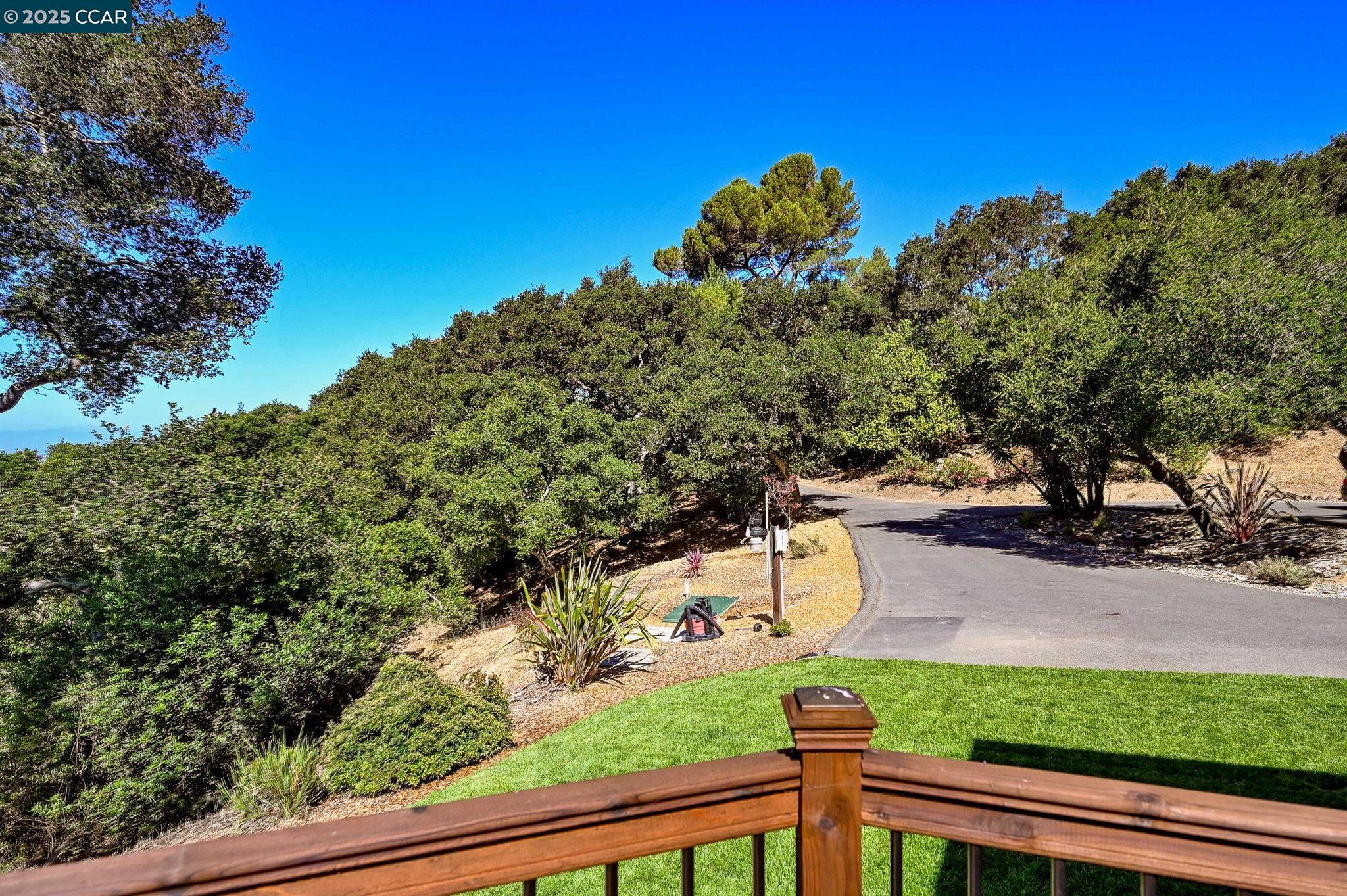 Detail Gallery Image 41 of 47 For 3981 Amyx Ct, Hayward,  CA 94542 - 4 Beds | 3/1 Baths