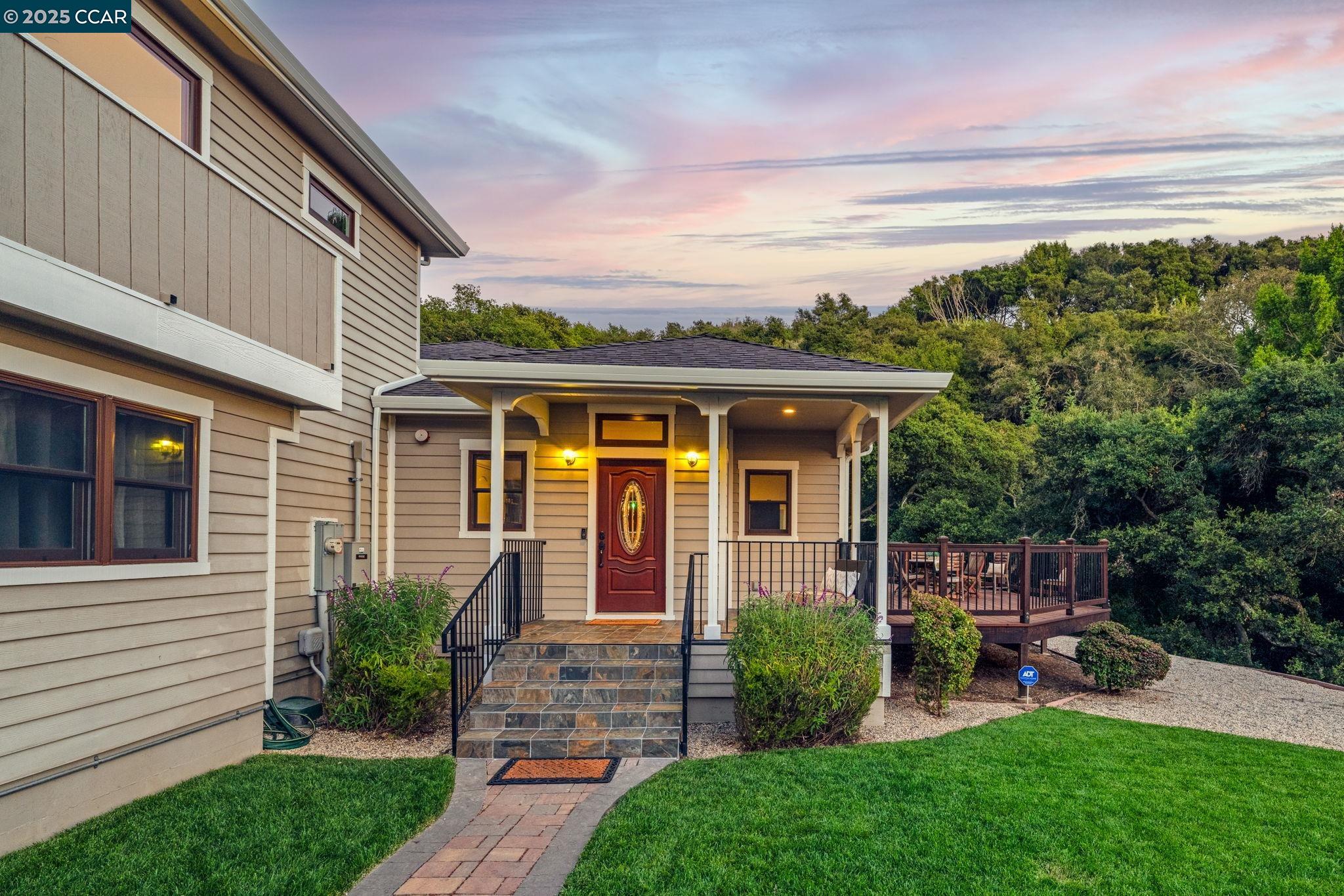Detail Gallery Image 6 of 47 For 3981 Amyx Ct, Hayward,  CA 94542 - 4 Beds | 3/1 Baths