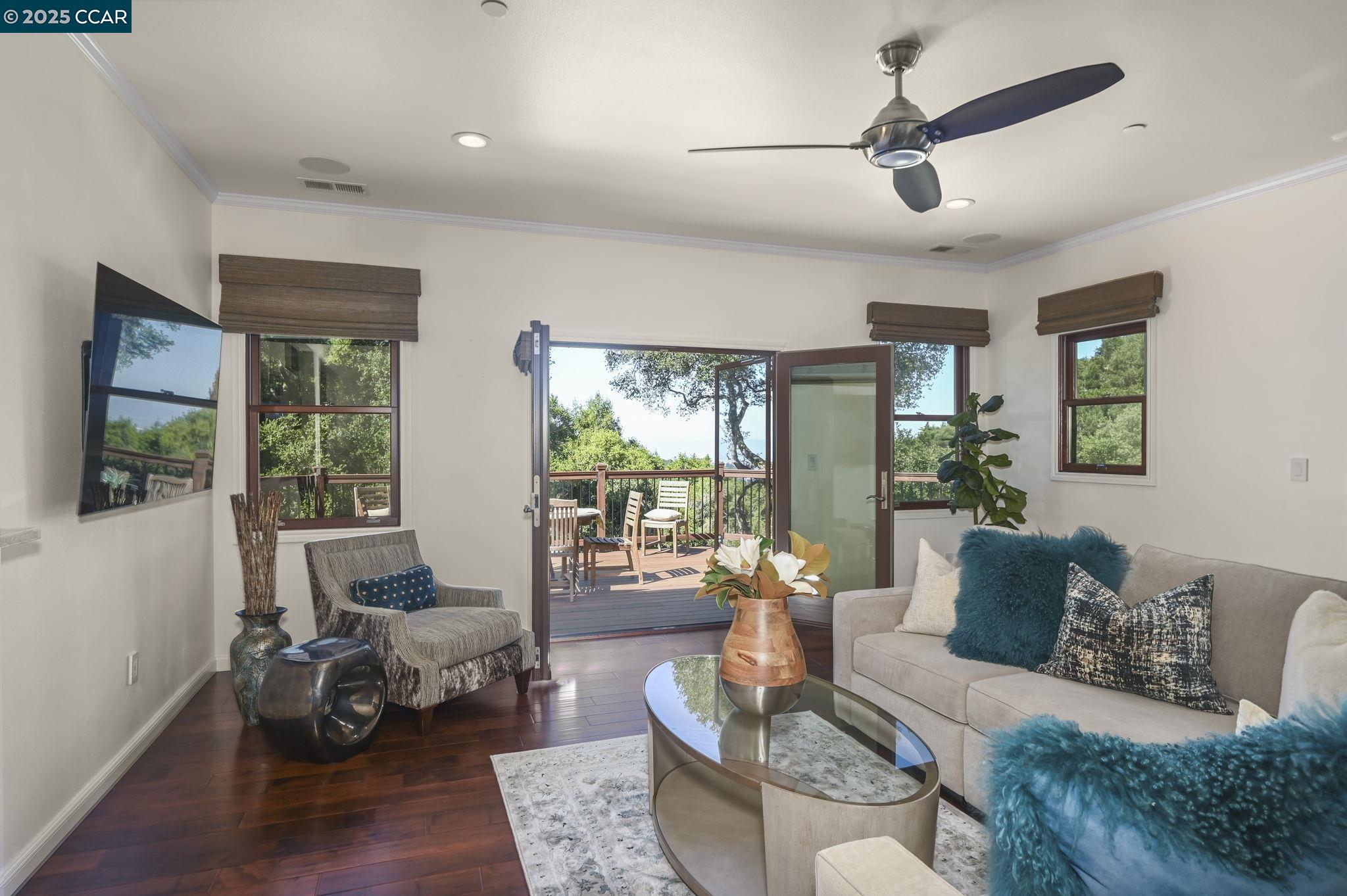 Detail Gallery Image 7 of 47 For 3981 Amyx Ct, Hayward,  CA 94542 - 4 Beds | 3/1 Baths