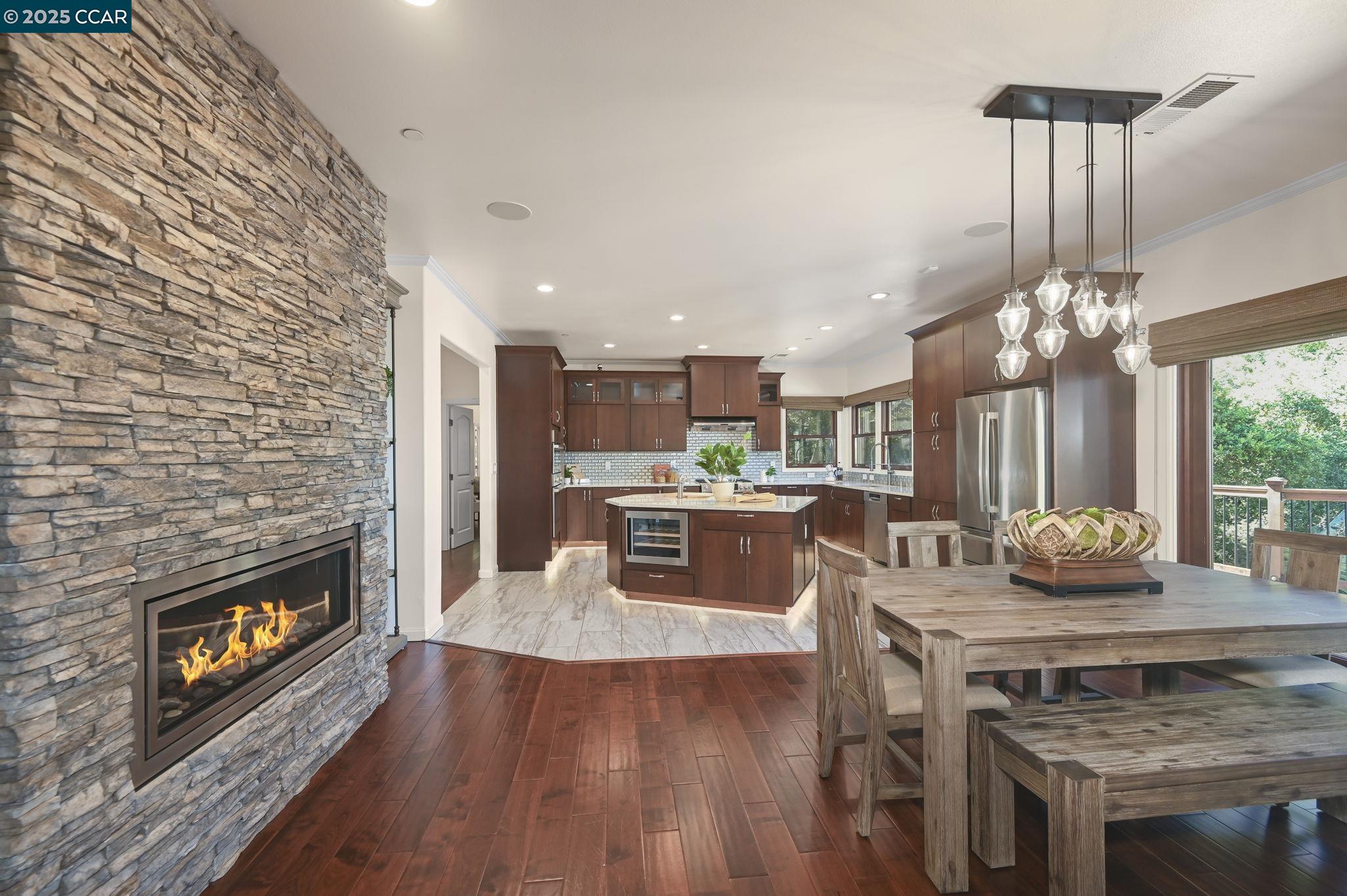 Detail Gallery Image 9 of 47 For 3981 Amyx Ct, Hayward,  CA 94542 - 4 Beds | 3/1 Baths