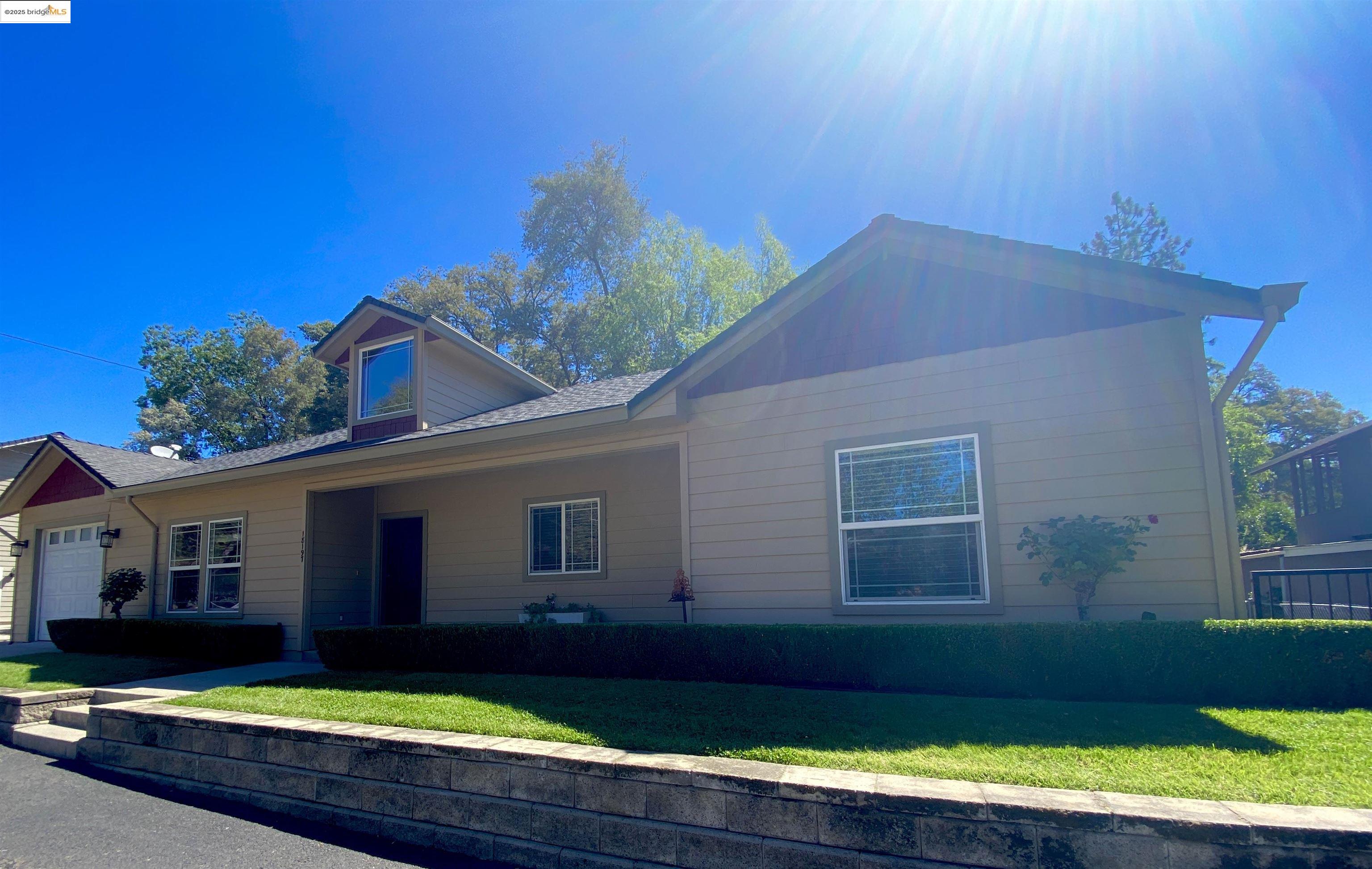 Detail Gallery Image 4 of 37 For 18197 Hammer Ln, Tuolumne,  CA 95379 - 3 Beds | 2 Baths