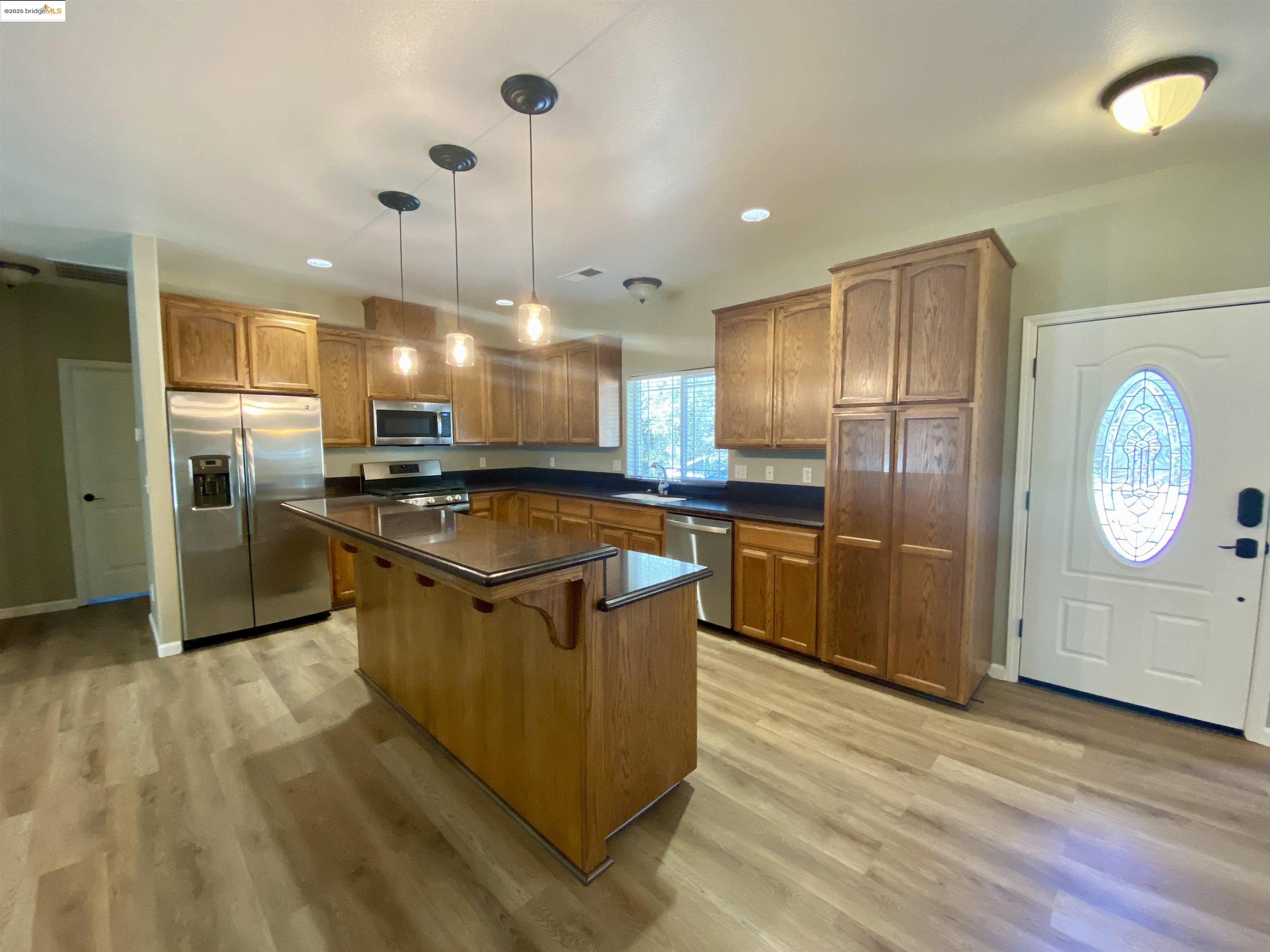 Detail Gallery Image 7 of 37 For 18197 Hammer Ln, Tuolumne,  CA 95379 - 3 Beds | 2 Baths