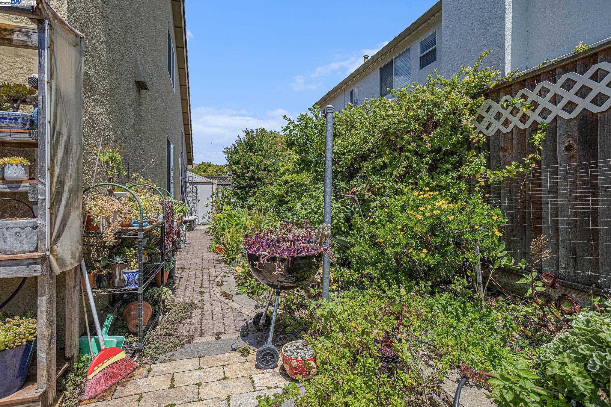 Detail Gallery Image 34 of 45 For 3614 Skypark Pl, Richmond,  CA 94806 - 6 Beds | 3 Baths