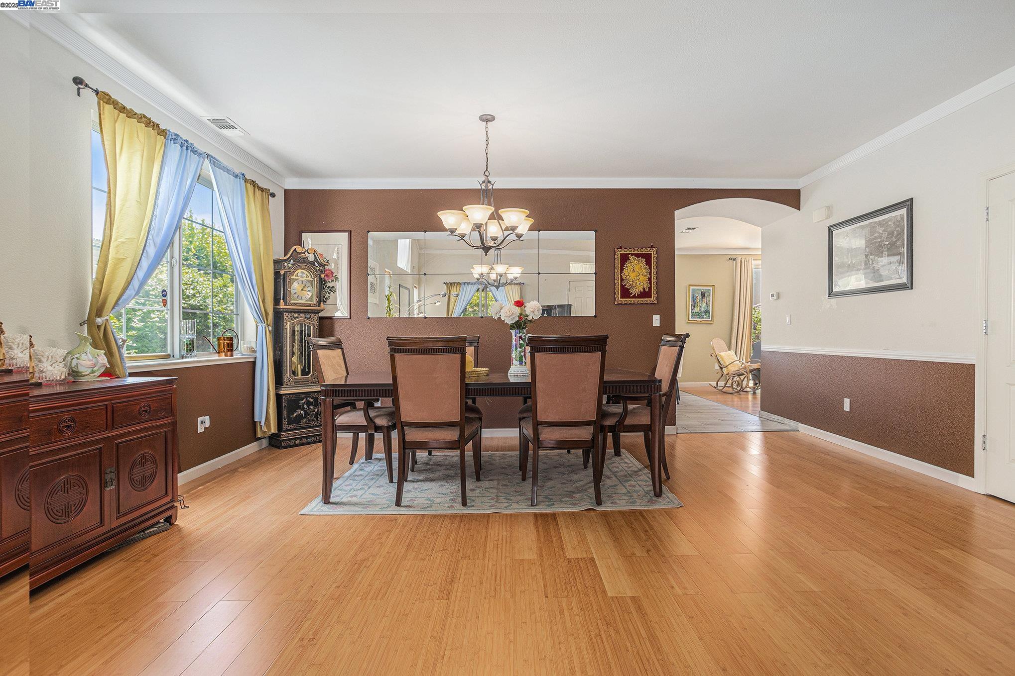 Detail Gallery Image 6 of 45 For 3614 Skypark Pl, Richmond,  CA 94806 - 6 Beds | 3 Baths