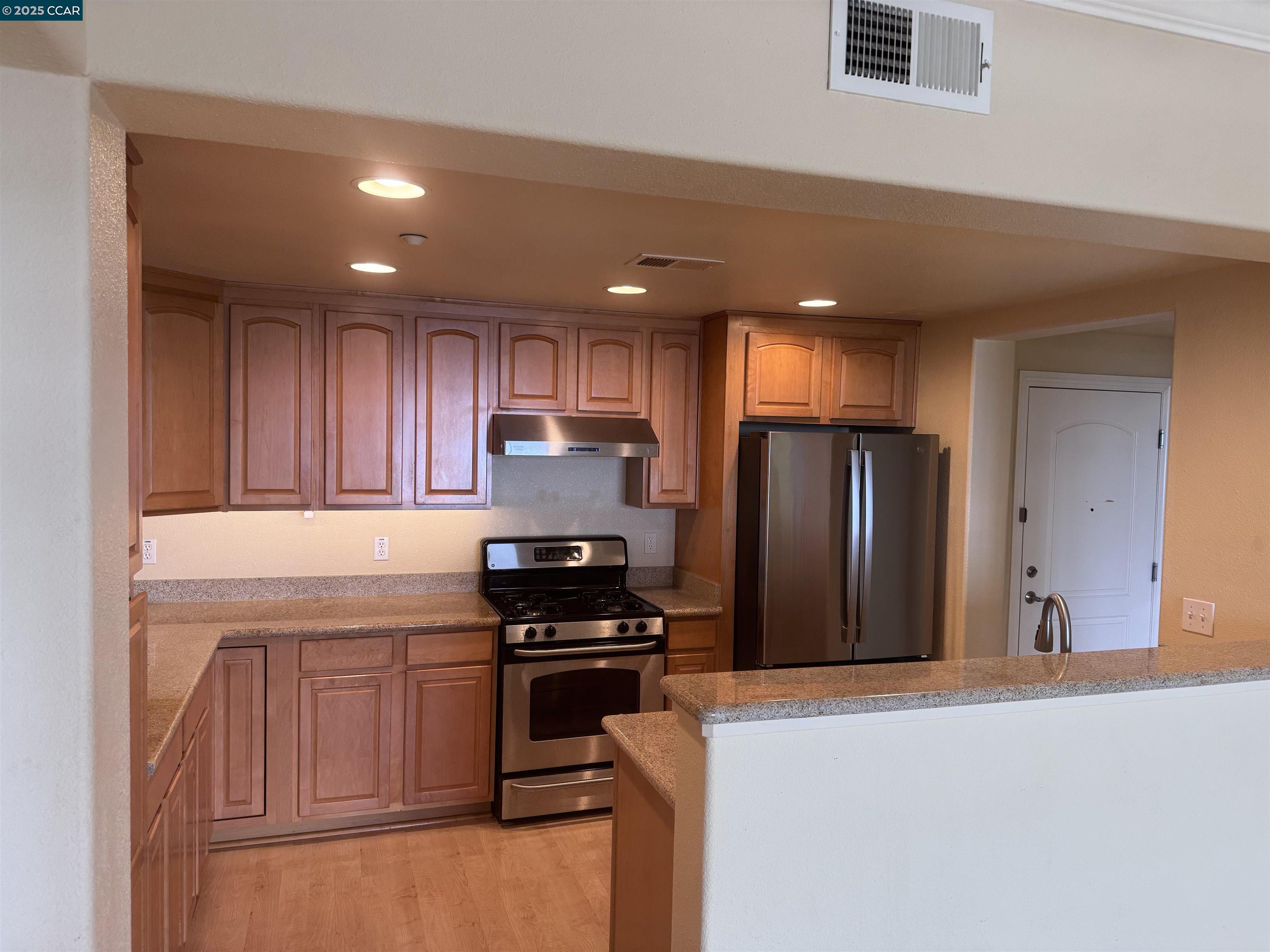 Detail Gallery Image 8 of 21 For 2210 Gellert Blvd #5310,  South San Francisco,  CA 94080 - 2 Beds | 2 Baths