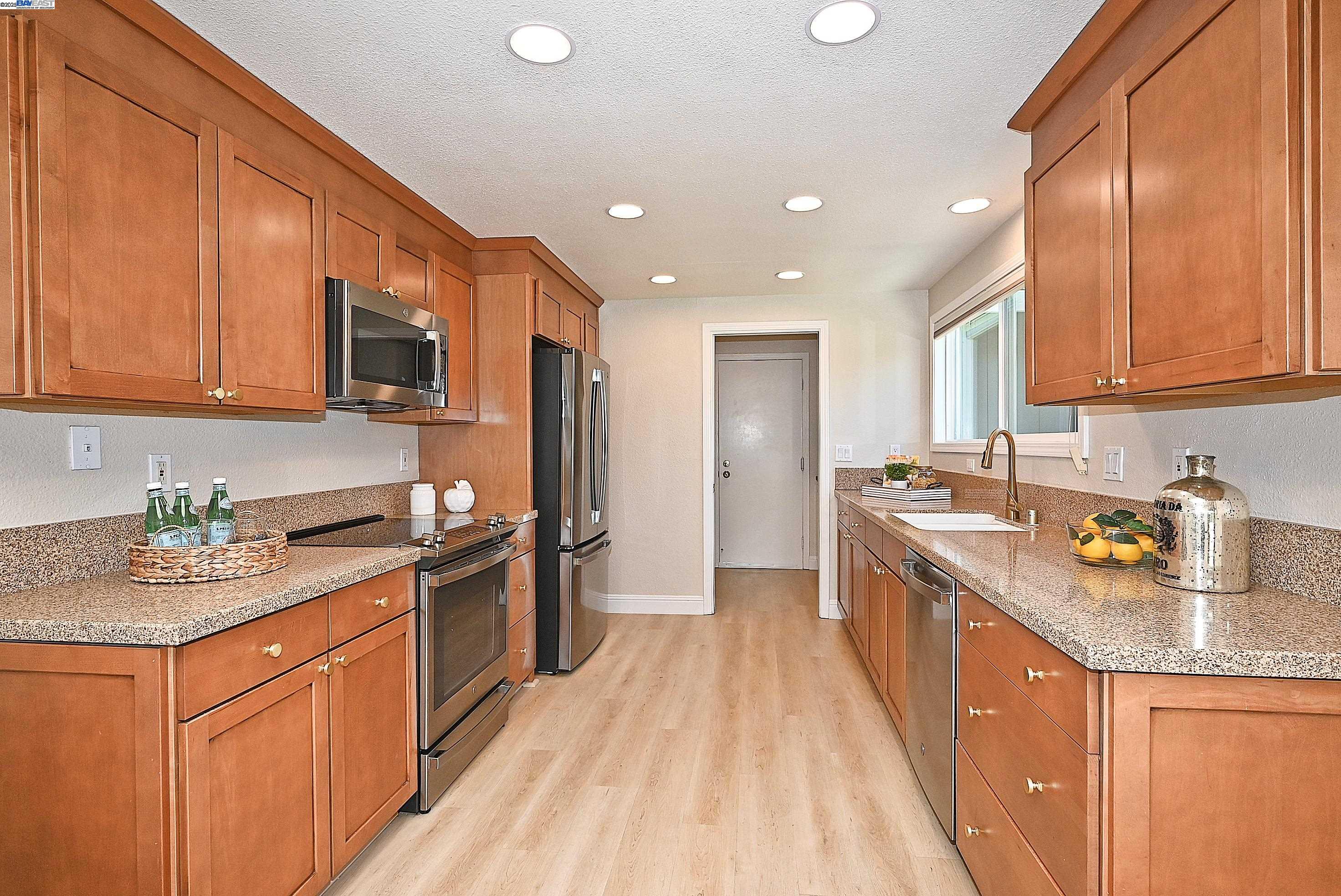 Photo #2: 41107039 Listing 