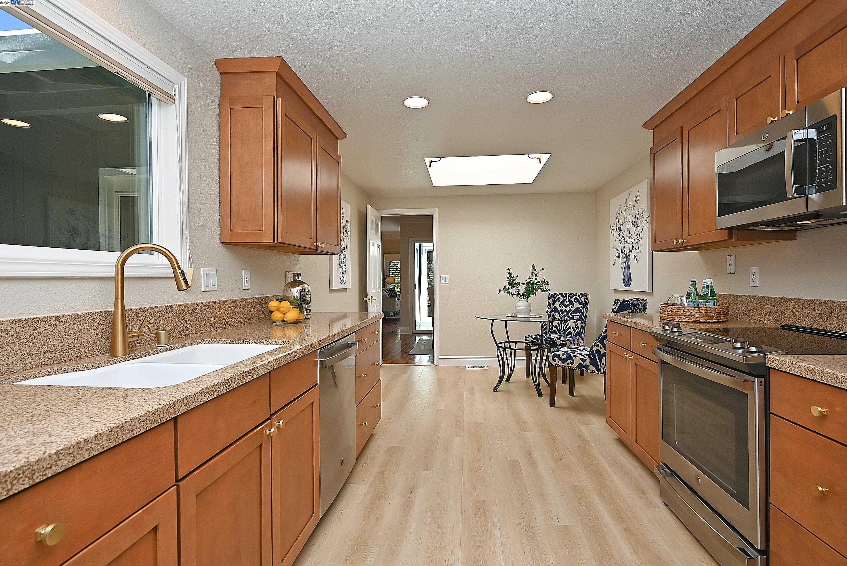 Photo #5: 41107039 Listing 