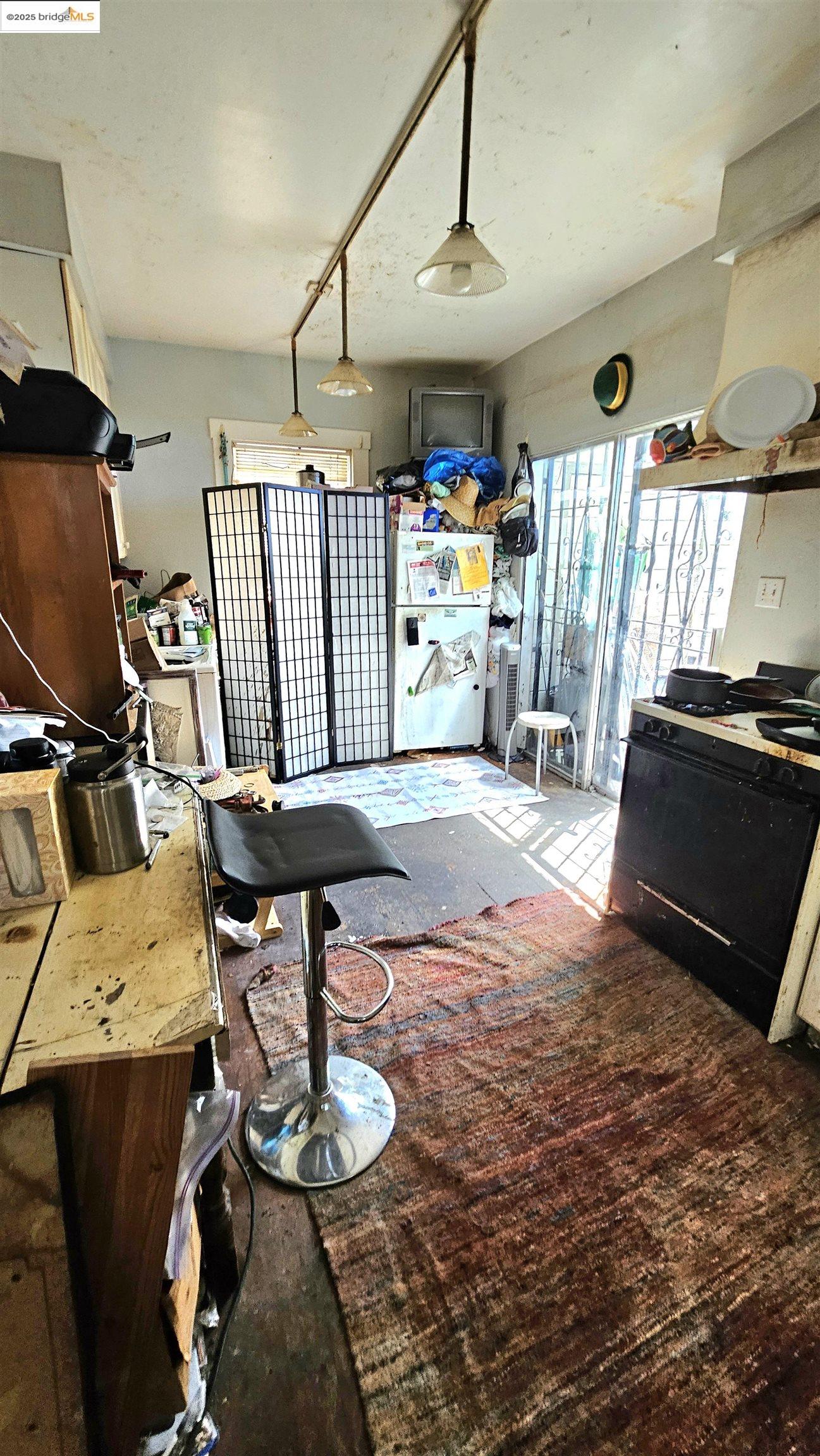 Detail Gallery Image 11 of 17 For 2308 Parker St, Berkeley,  CA 94704 - 5 Beds | 2 Baths