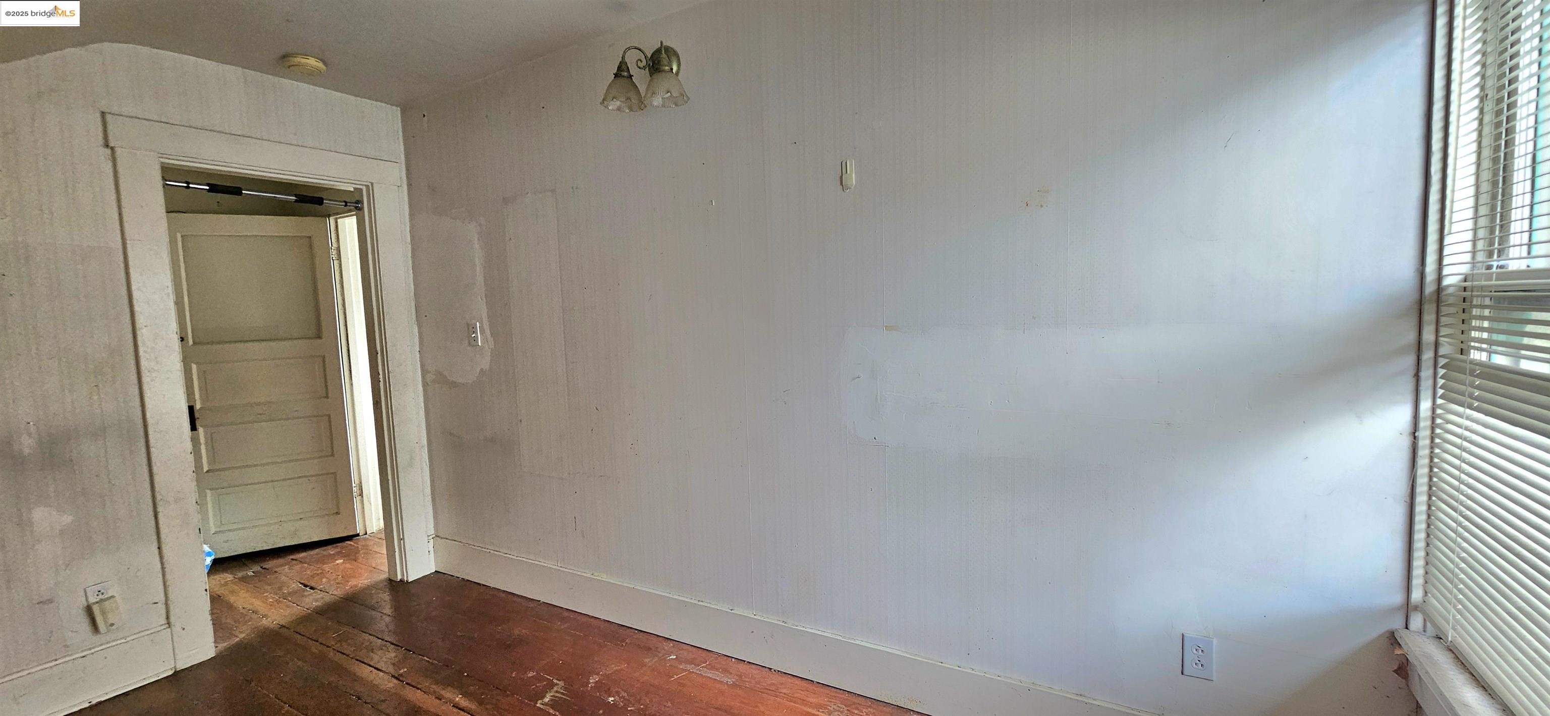 Detail Gallery Image 6 of 17 For 2308 Parker St, Berkeley,  CA 94704 - 5 Beds | 2 Baths