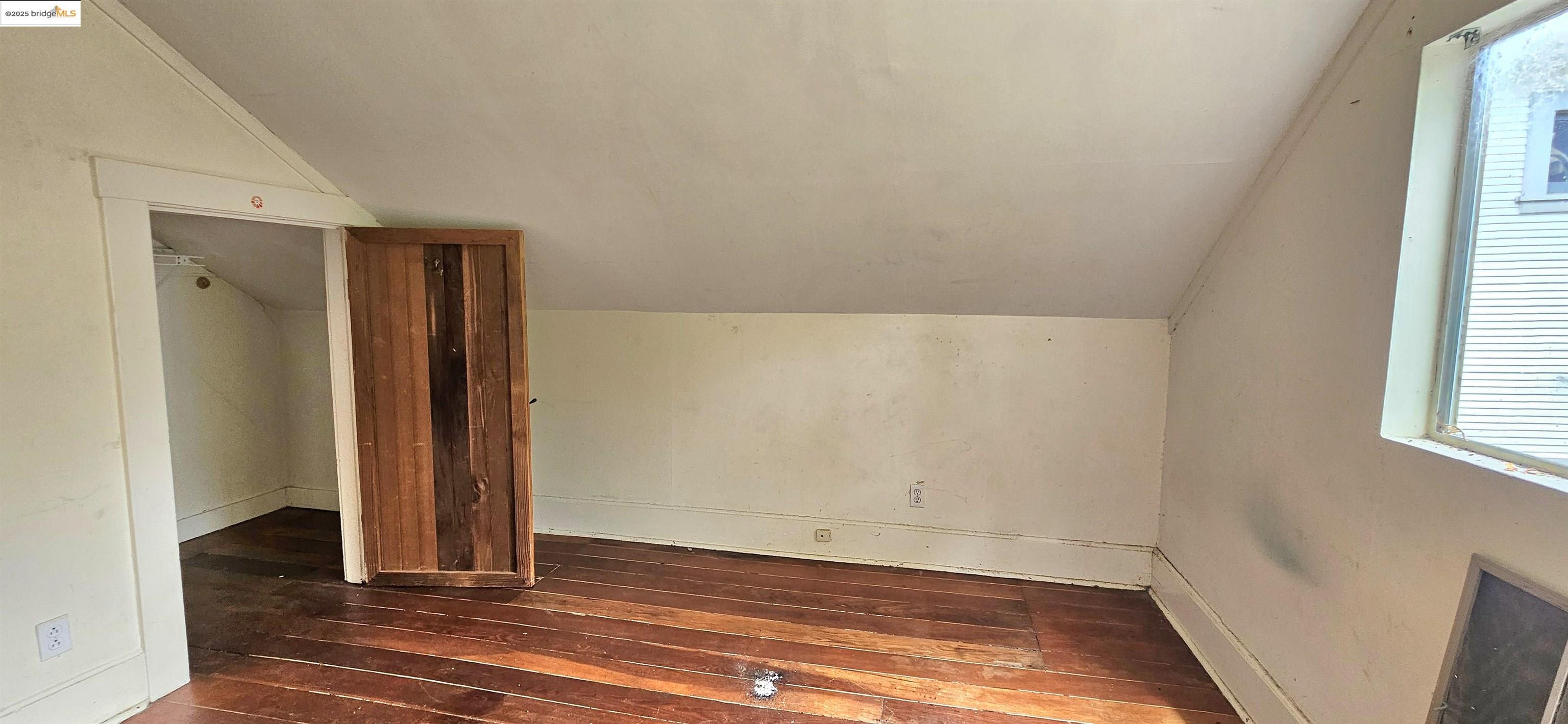 Detail Gallery Image 8 of 17 For 2308 Parker St, Berkeley,  CA 94704 - 5 Beds | 2 Baths