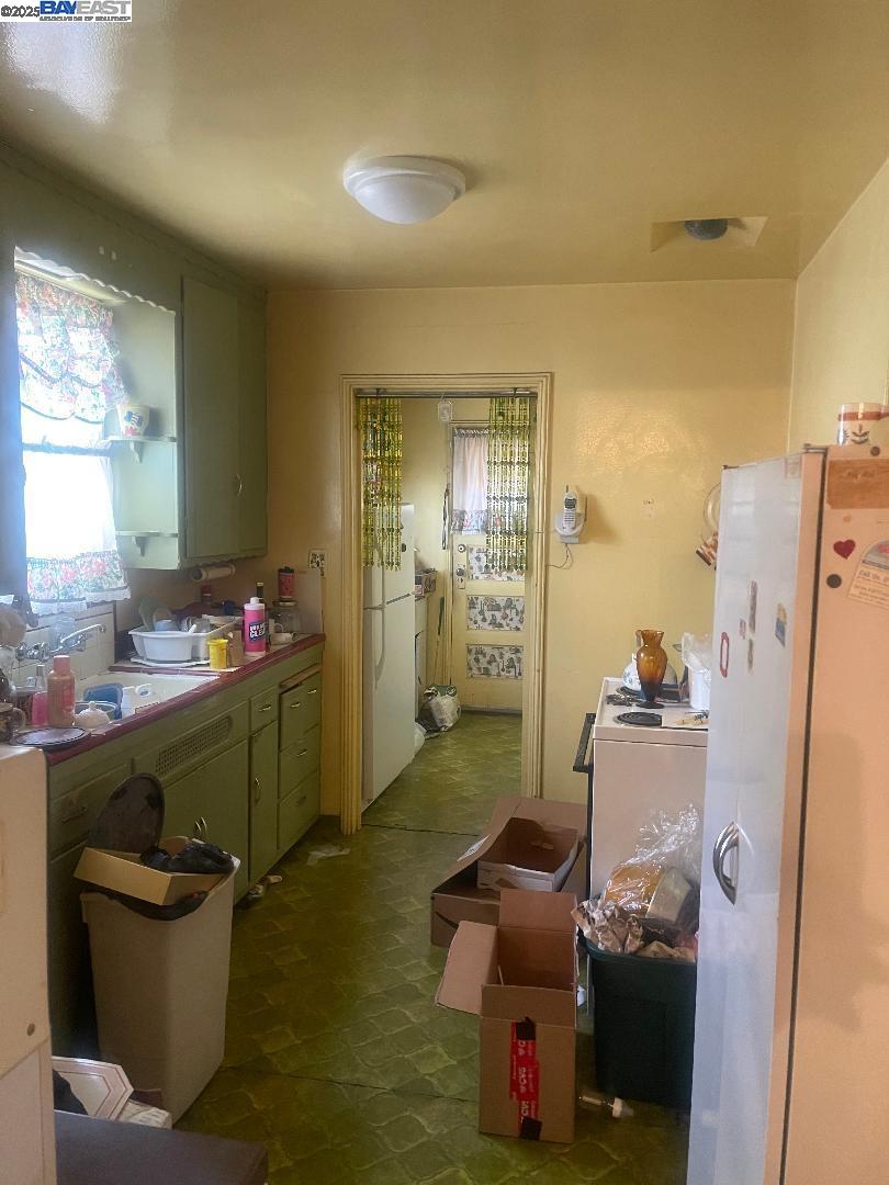 Detail Gallery Image 7 of 7 For 1308 103rd Ave, Oakland,  CA 94603 - 2 Beds | 1 Baths