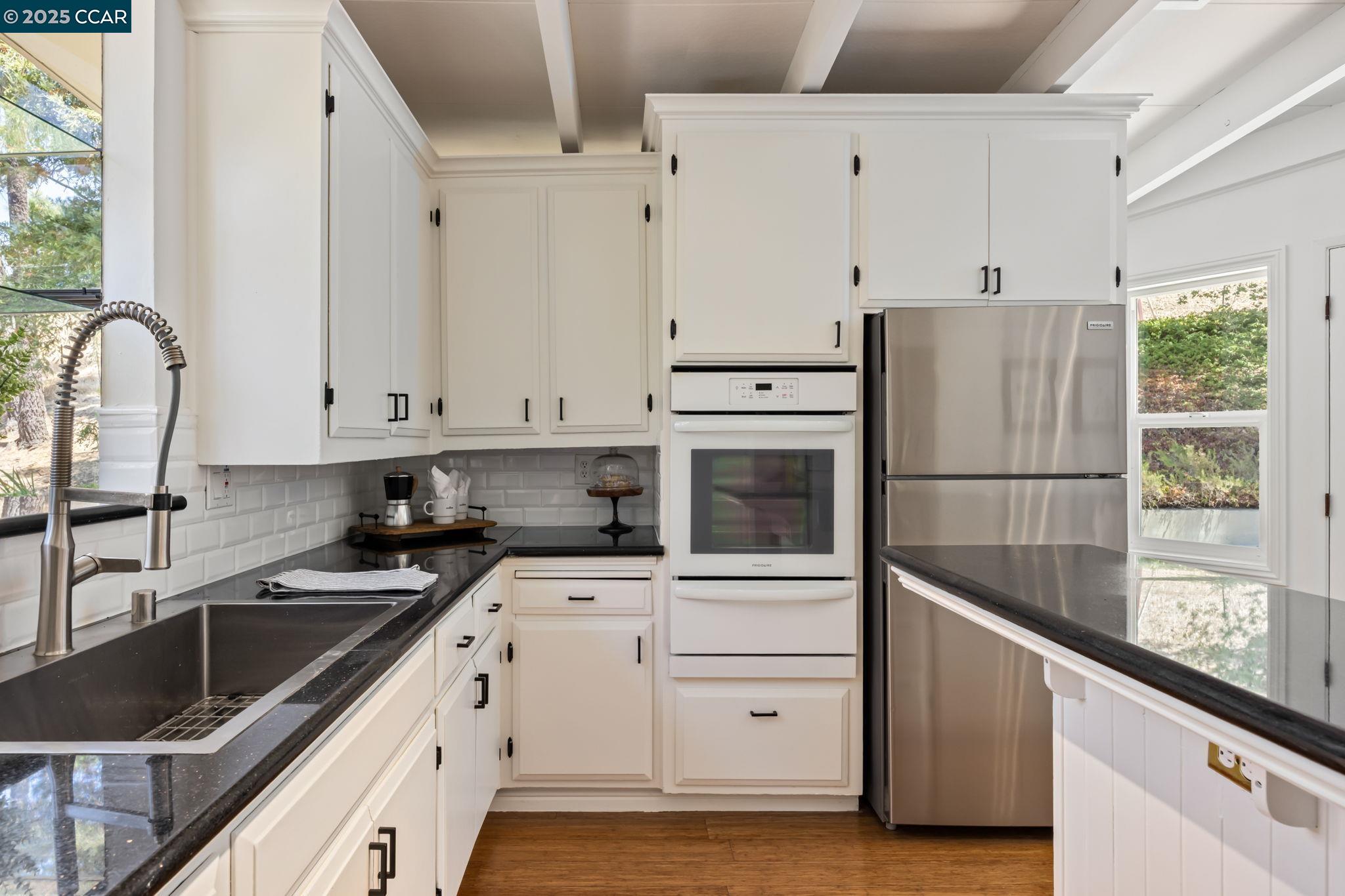 Detail Gallery Image 8 of 36 For 1530 Reliez Valley Rd, Lafayette,  CA 94549 - 4 Beds | 3/1 Baths