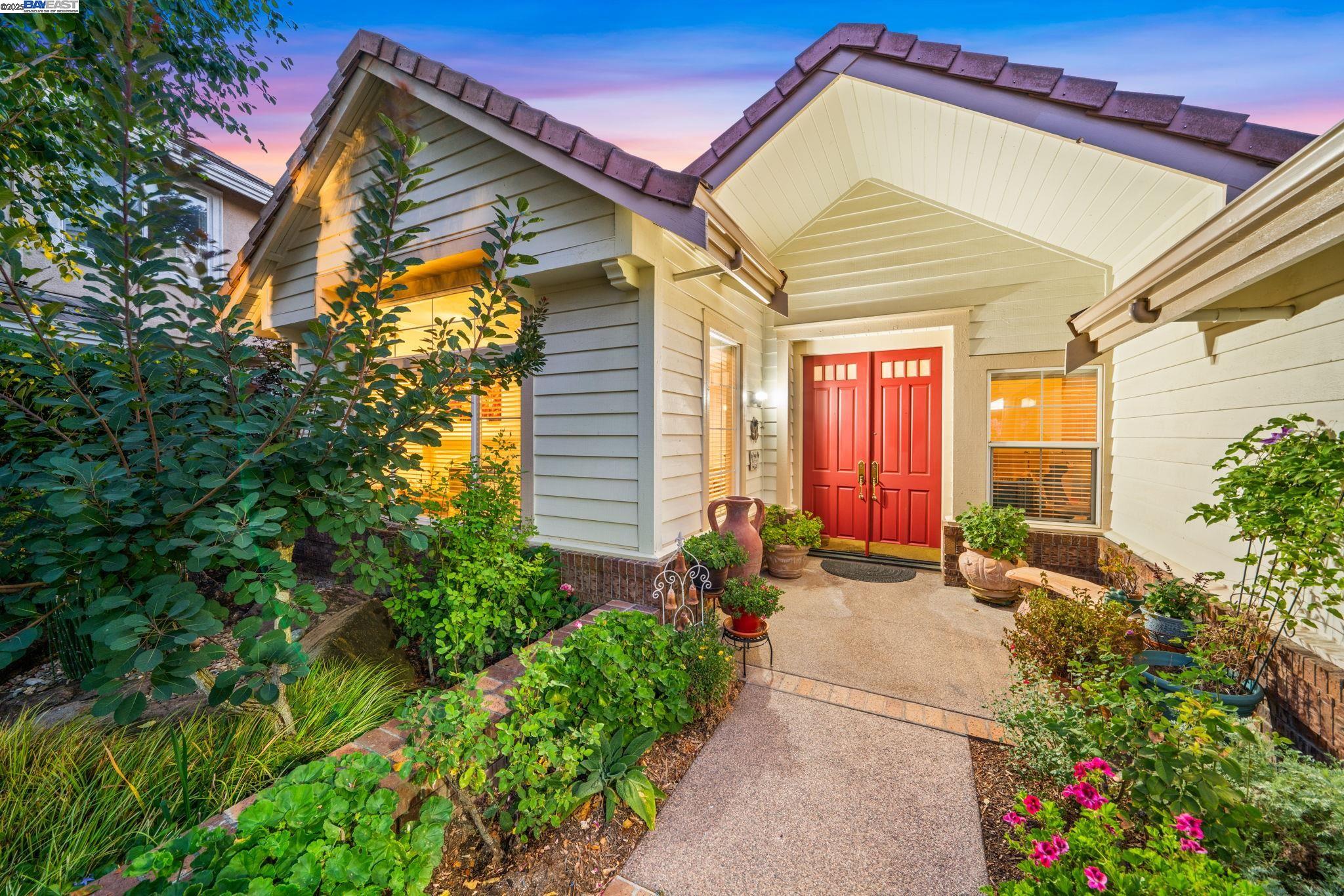 Detail Gallery Image 2 of 59 For 444 Cabonia Ct, Pleasanton,  CA 94566 - 4 Beds | 2/1 Baths