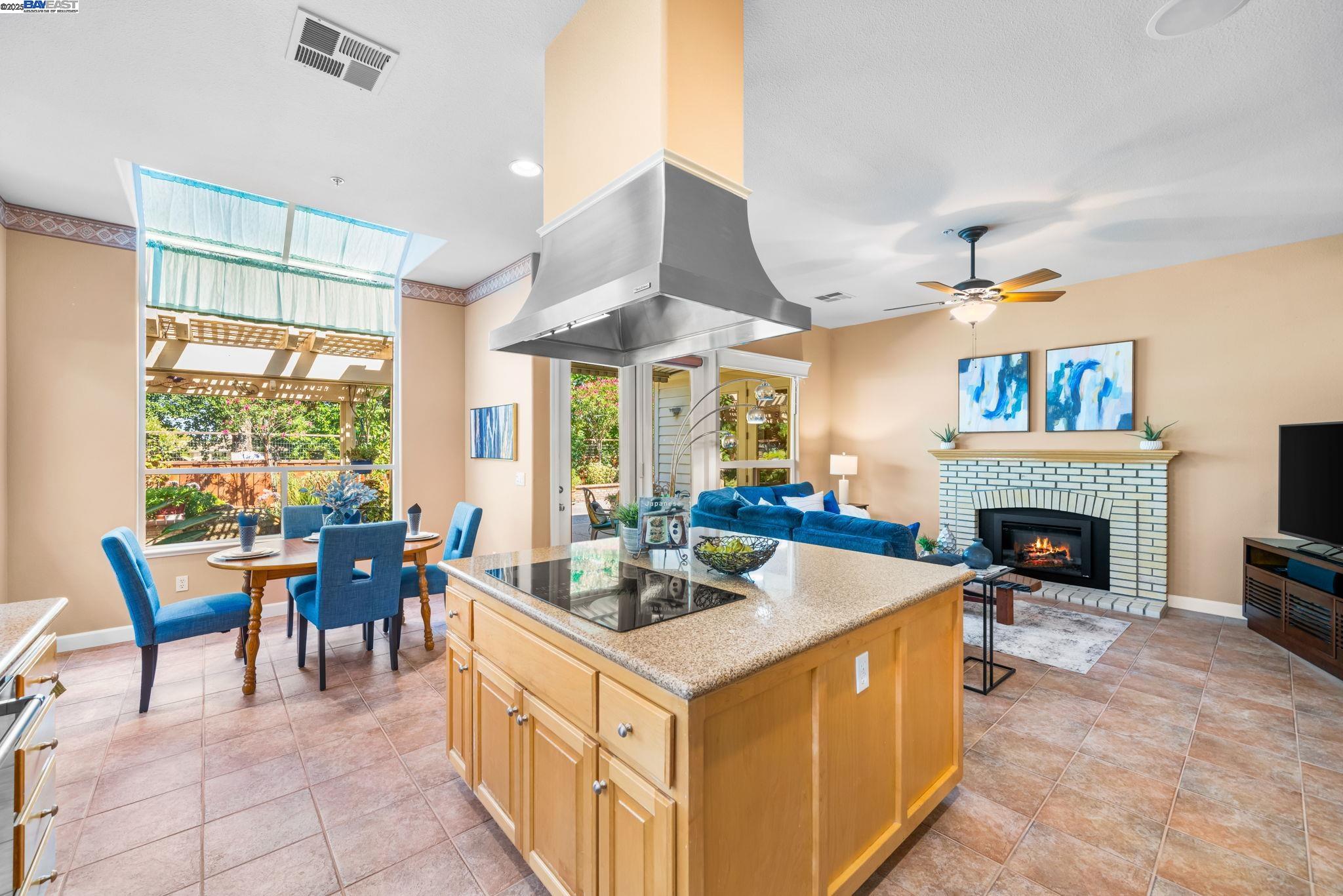 Detail Gallery Image 11 of 59 For 444 Cabonia Ct, Pleasanton,  CA 94566 - 4 Beds | 2/1 Baths