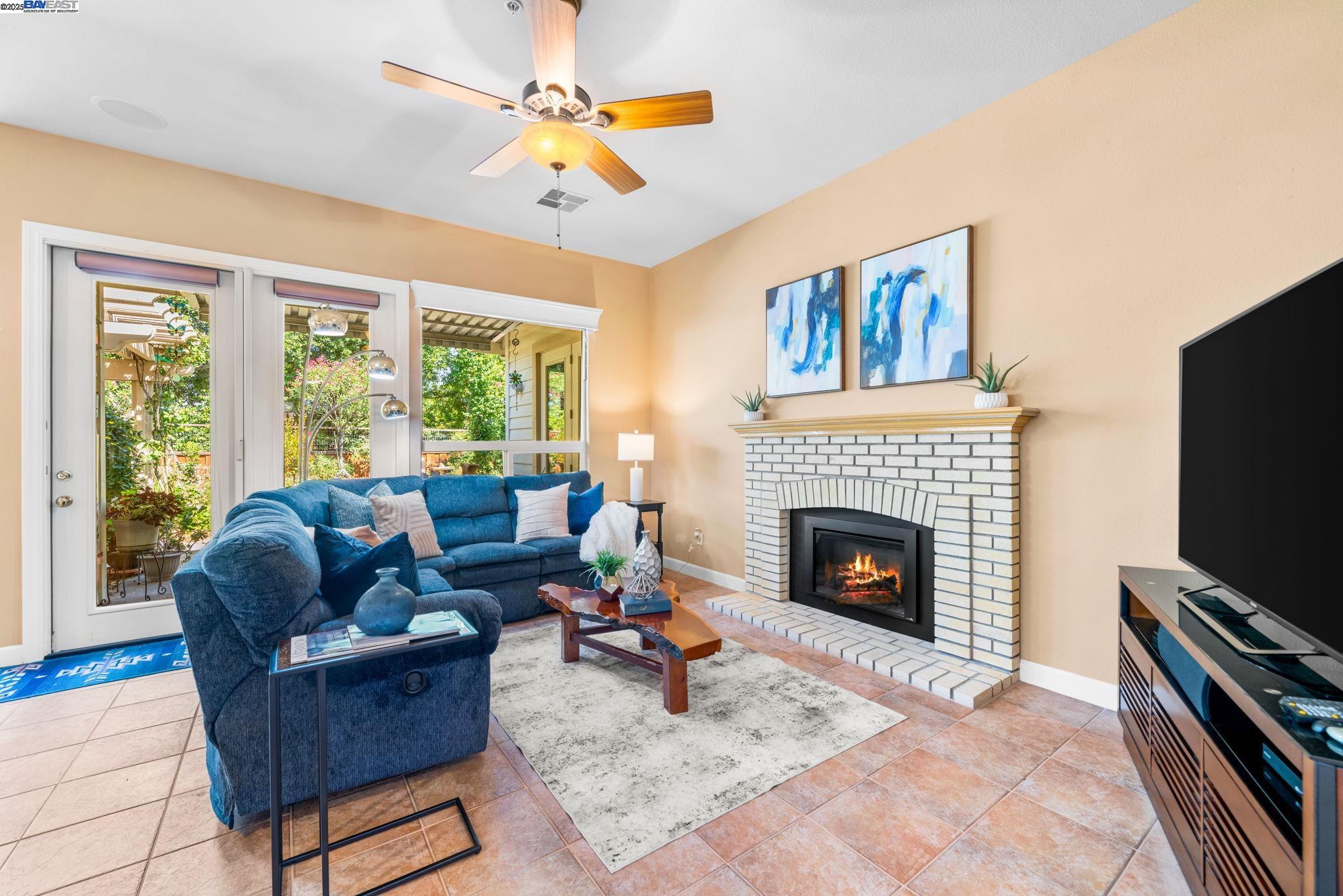 Detail Gallery Image 18 of 59 For 444 Cabonia Ct, Pleasanton,  CA 94566 - 4 Beds | 2/1 Baths