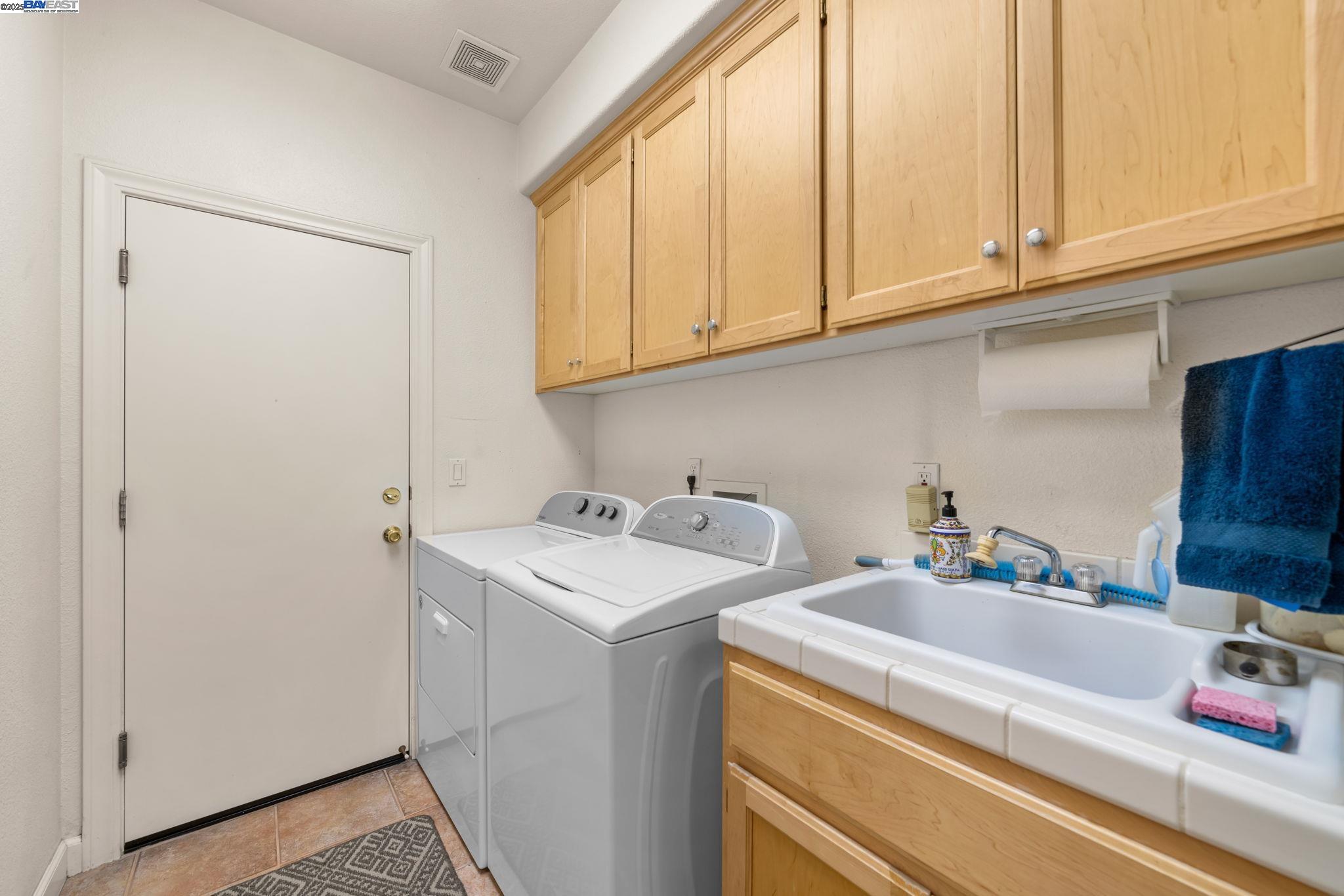 Detail Gallery Image 33 of 59 For 444 Cabonia Ct, Pleasanton,  CA 94566 - 4 Beds | 2/1 Baths