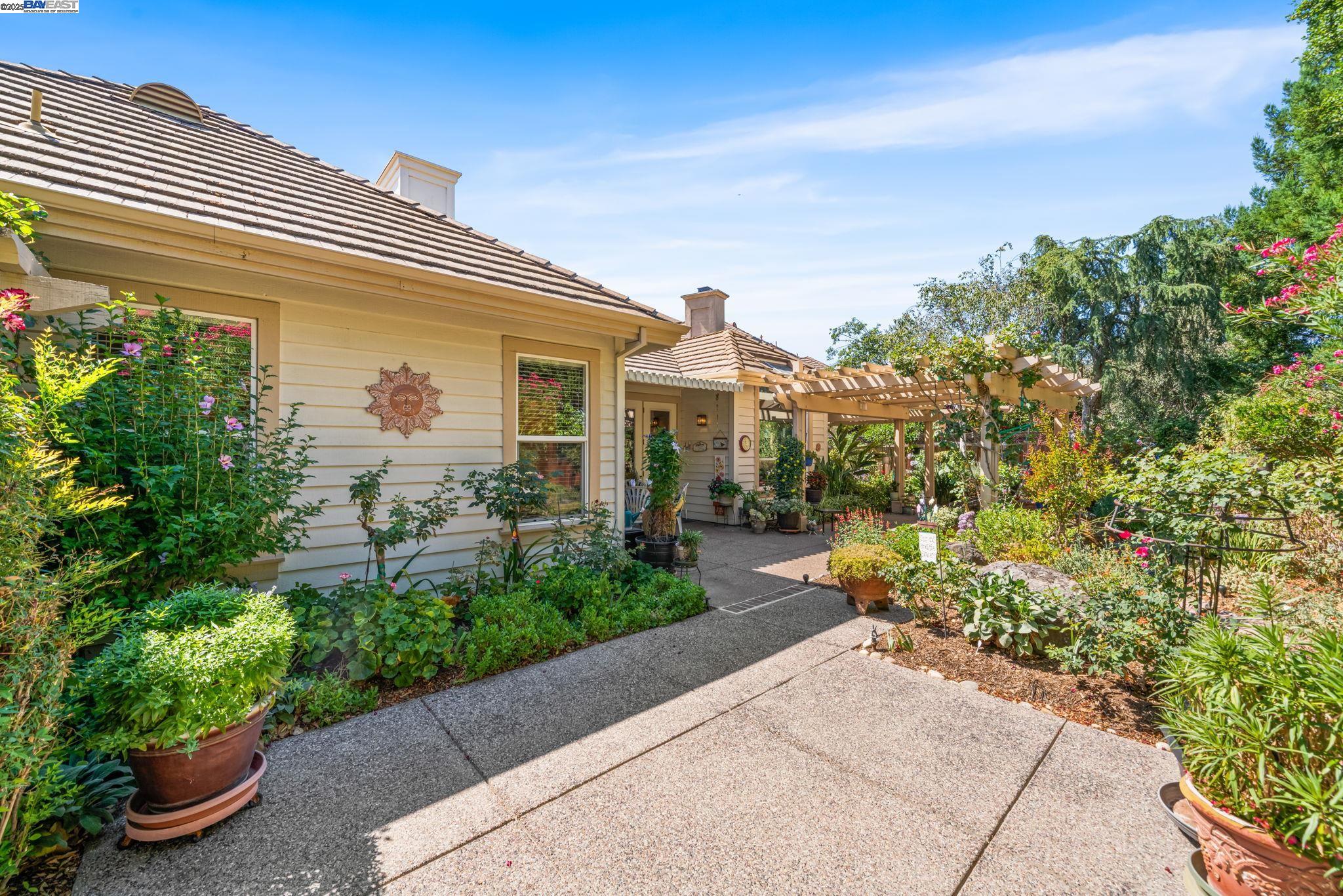 Detail Gallery Image 36 of 59 For 444 Cabonia Ct, Pleasanton,  CA 94566 - 4 Beds | 2/1 Baths