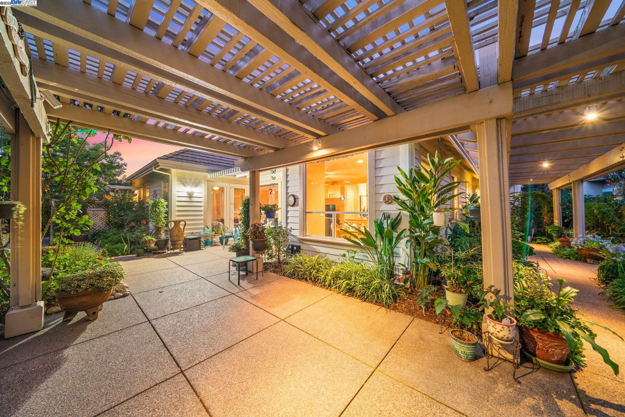 Detail Gallery Image 42 of 59 For 444 Cabonia Ct, Pleasanton,  CA 94566 - 4 Beds | 2/1 Baths