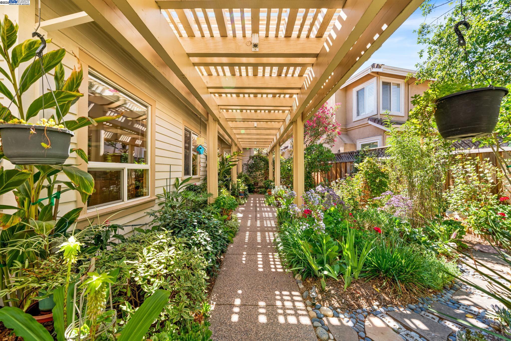 Detail Gallery Image 43 of 59 For 444 Cabonia Ct, Pleasanton,  CA 94566 - 4 Beds | 2/1 Baths