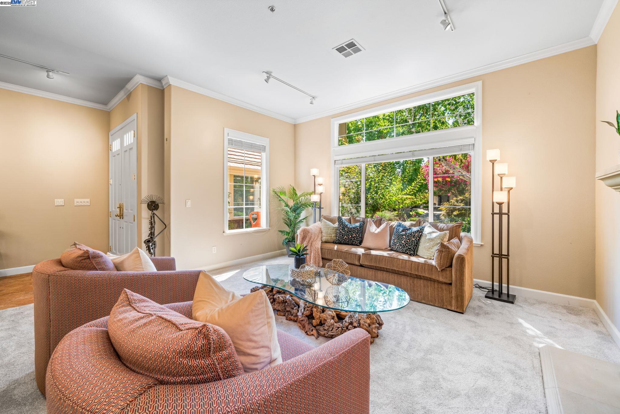 Detail Gallery Image 8 of 59 For 444 Cabonia Ct, Pleasanton,  CA 94566 - 4 Beds | 2/1 Baths