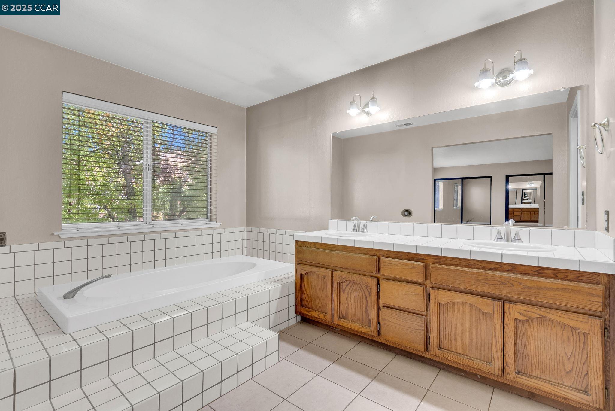 Detail Gallery Image 15 of 21 For 3060 San Miguel Ct, Concord,  CA 94518 - 4 Beds | 2/1 Baths