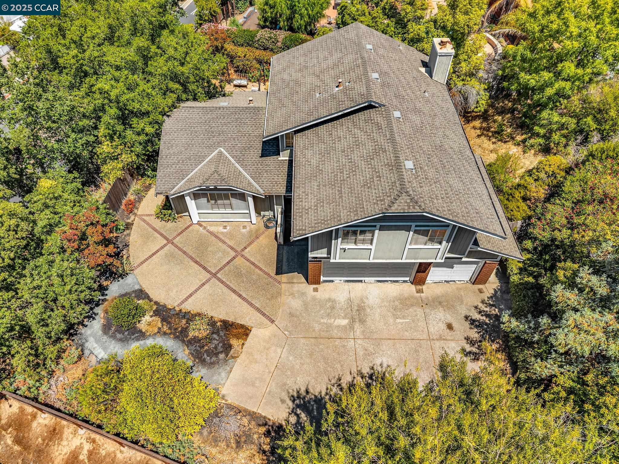 Detail Gallery Image 4 of 21 For 3060 San Miguel Ct, Concord,  CA 94518 - 4 Beds | 2/1 Baths