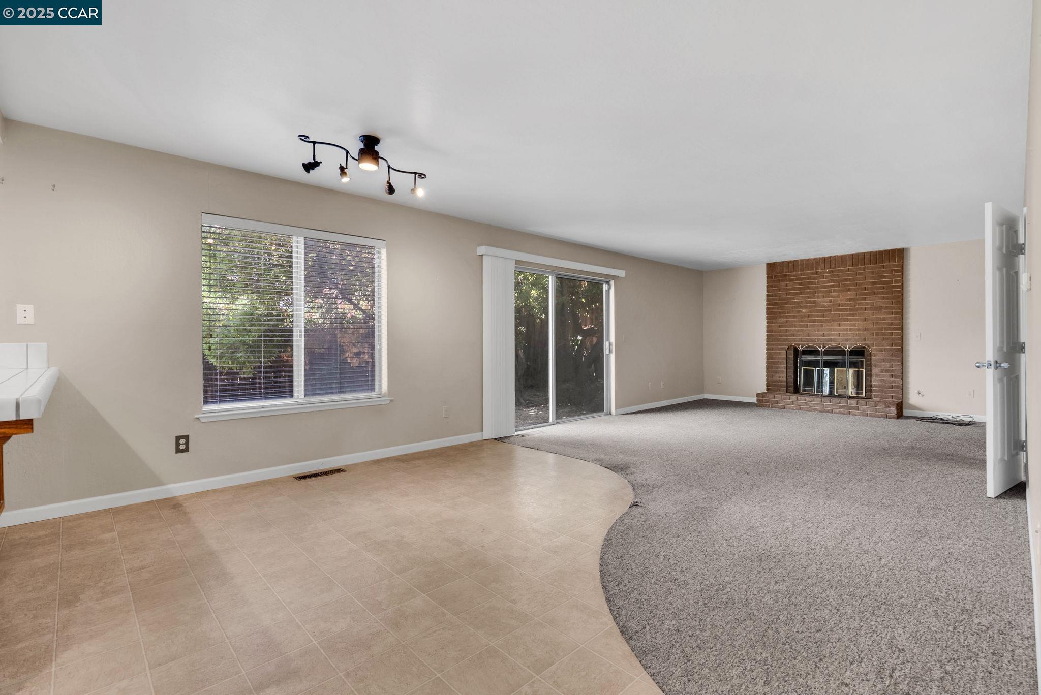 Detail Gallery Image 10 of 21 For 3060 San Miguel Ct, Concord,  CA 94518 - 4 Beds | 2/1 Baths