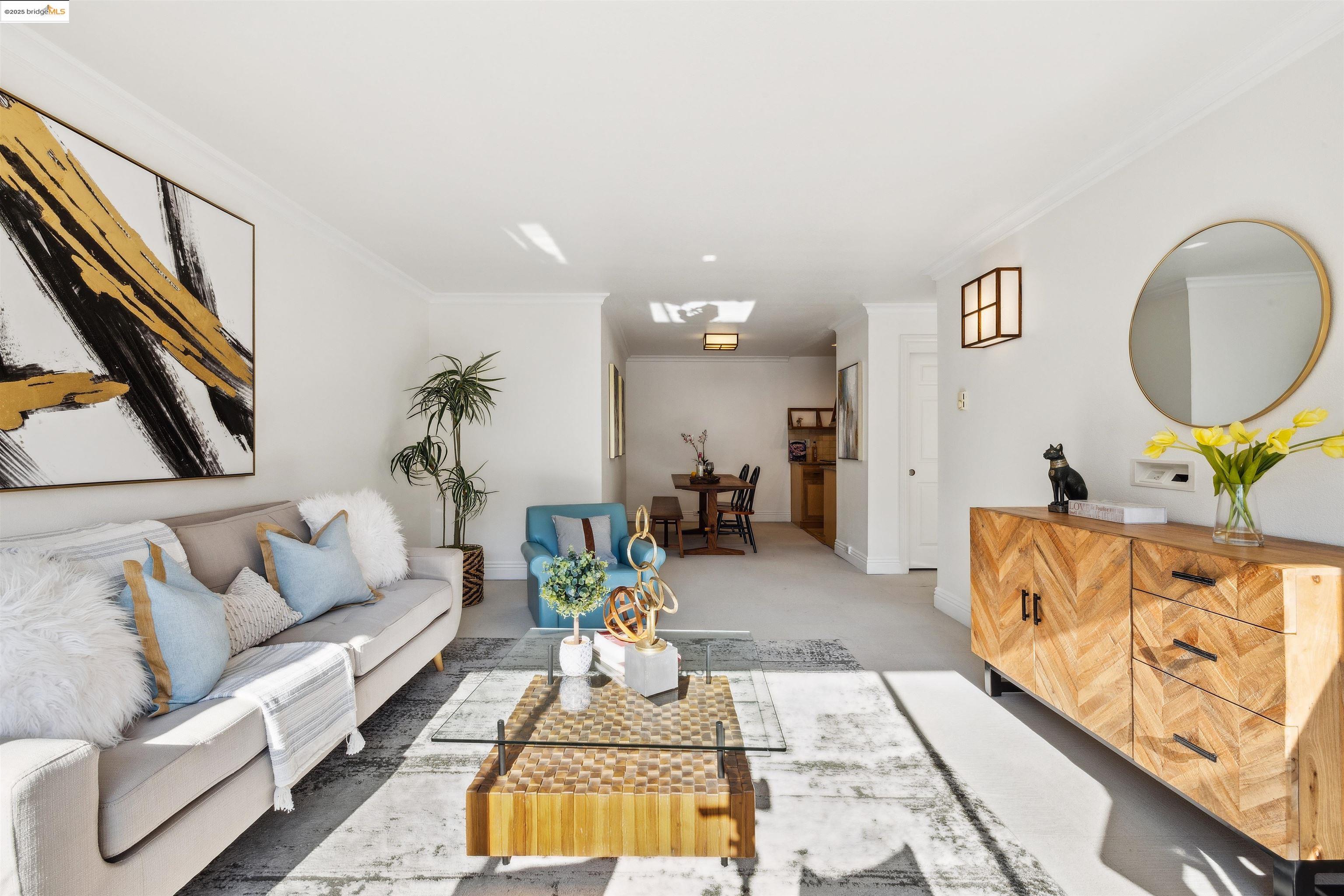 Detail Gallery Image 12 of 43 For 1998 Pacific Ave #202,  San Francisco,  CA 94109 - 2 Beds | 2 Baths