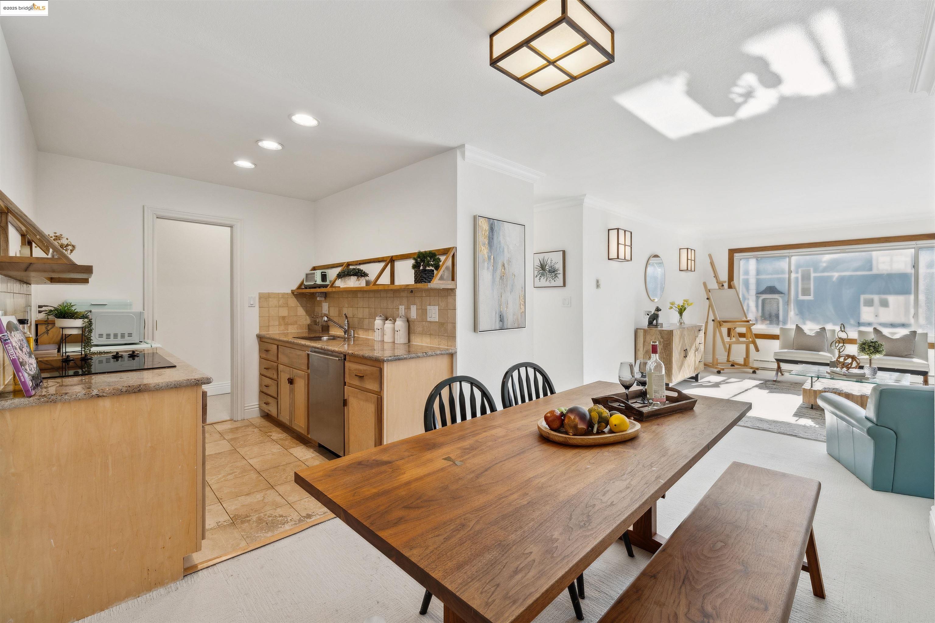 Detail Gallery Image 18 of 43 For 1998 Pacific Ave #202,  San Francisco,  CA 94109 - 2 Beds | 2 Baths