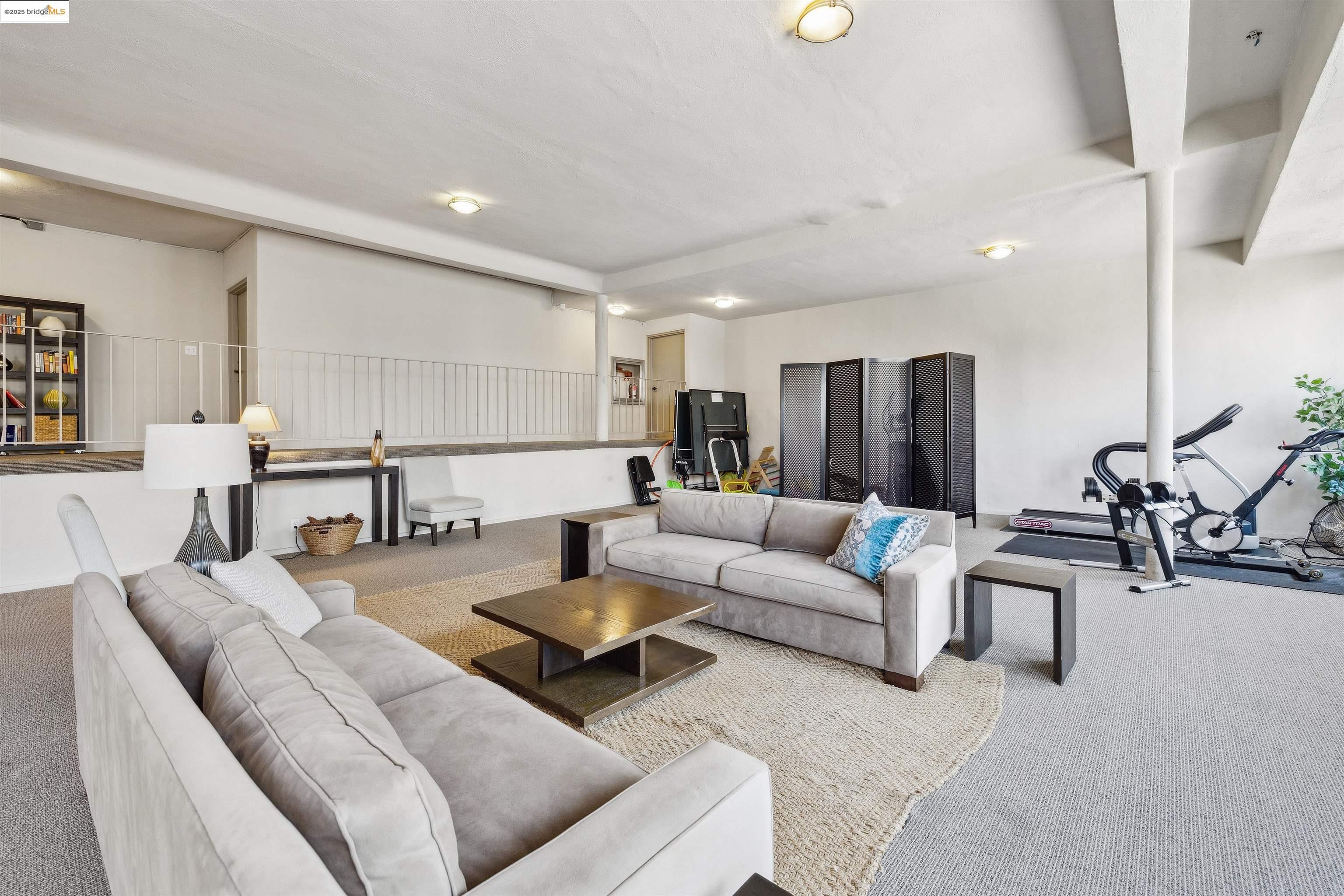 Detail Gallery Image 42 of 43 For 1998 Pacific Ave #202,  San Francisco,  CA 94109 - 2 Beds | 2 Baths