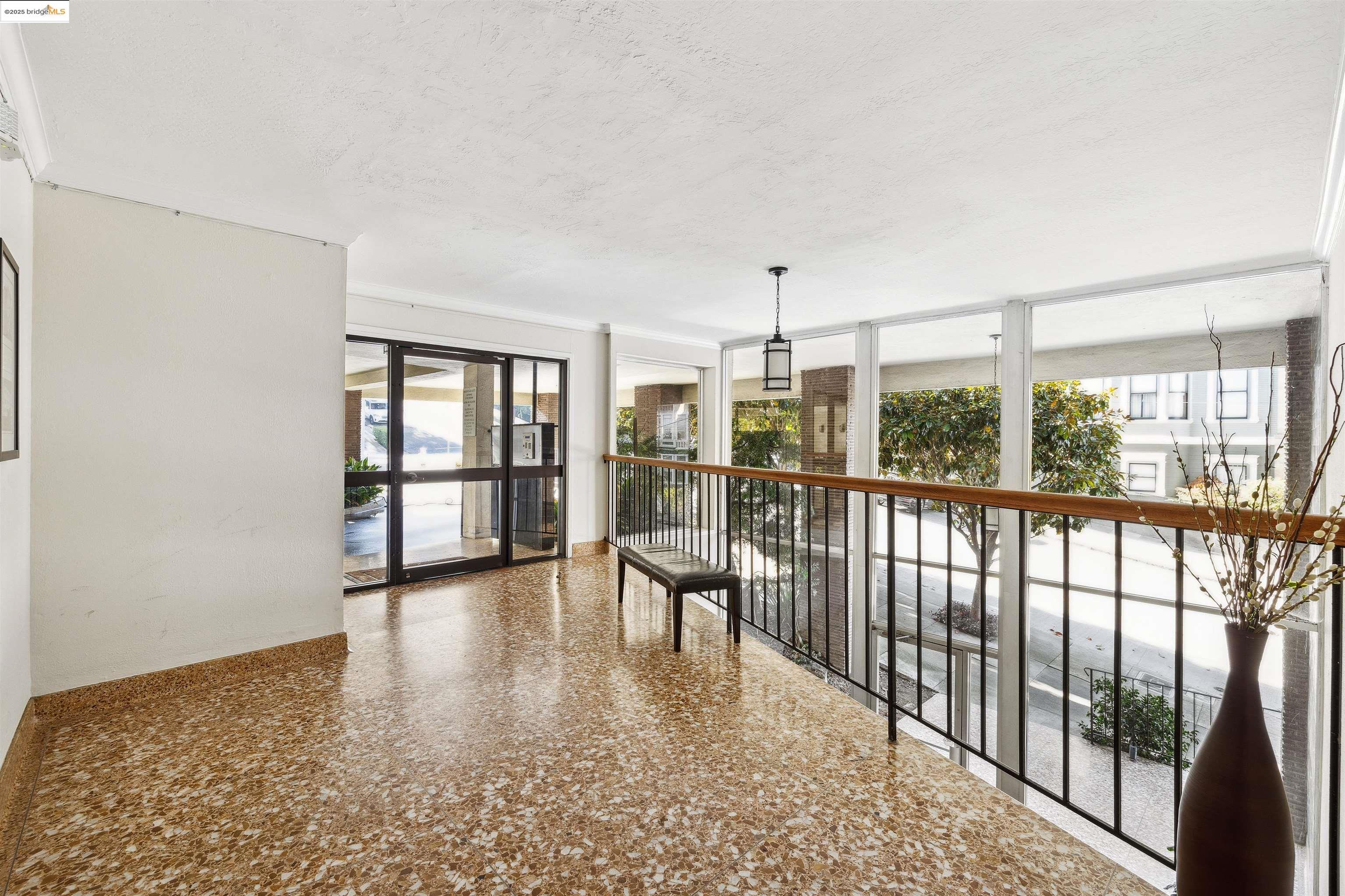Detail Gallery Image 7 of 43 For 1998 Pacific Ave #202,  San Francisco,  CA 94109 - 2 Beds | 2 Baths