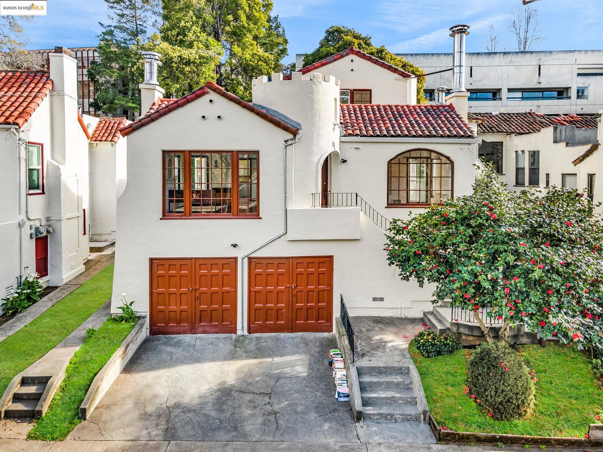 Detail Gallery Image 2 of 60 For 2340 Virginia St, Berkeley,  CA 94709 - – Beds | – Baths