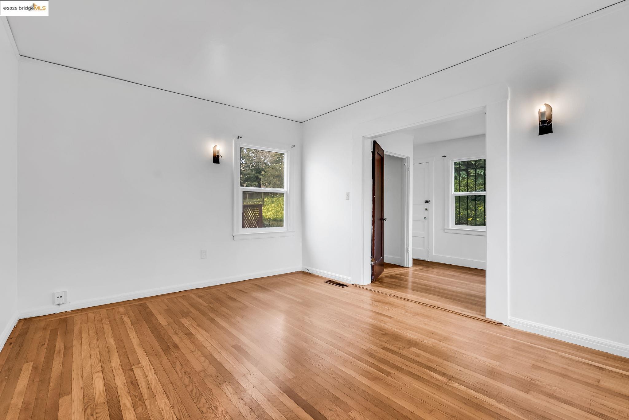 Detail Gallery Image 21 of 60 For 2340 Virginia St, Berkeley,  CA 94709 - – Beds | – Baths