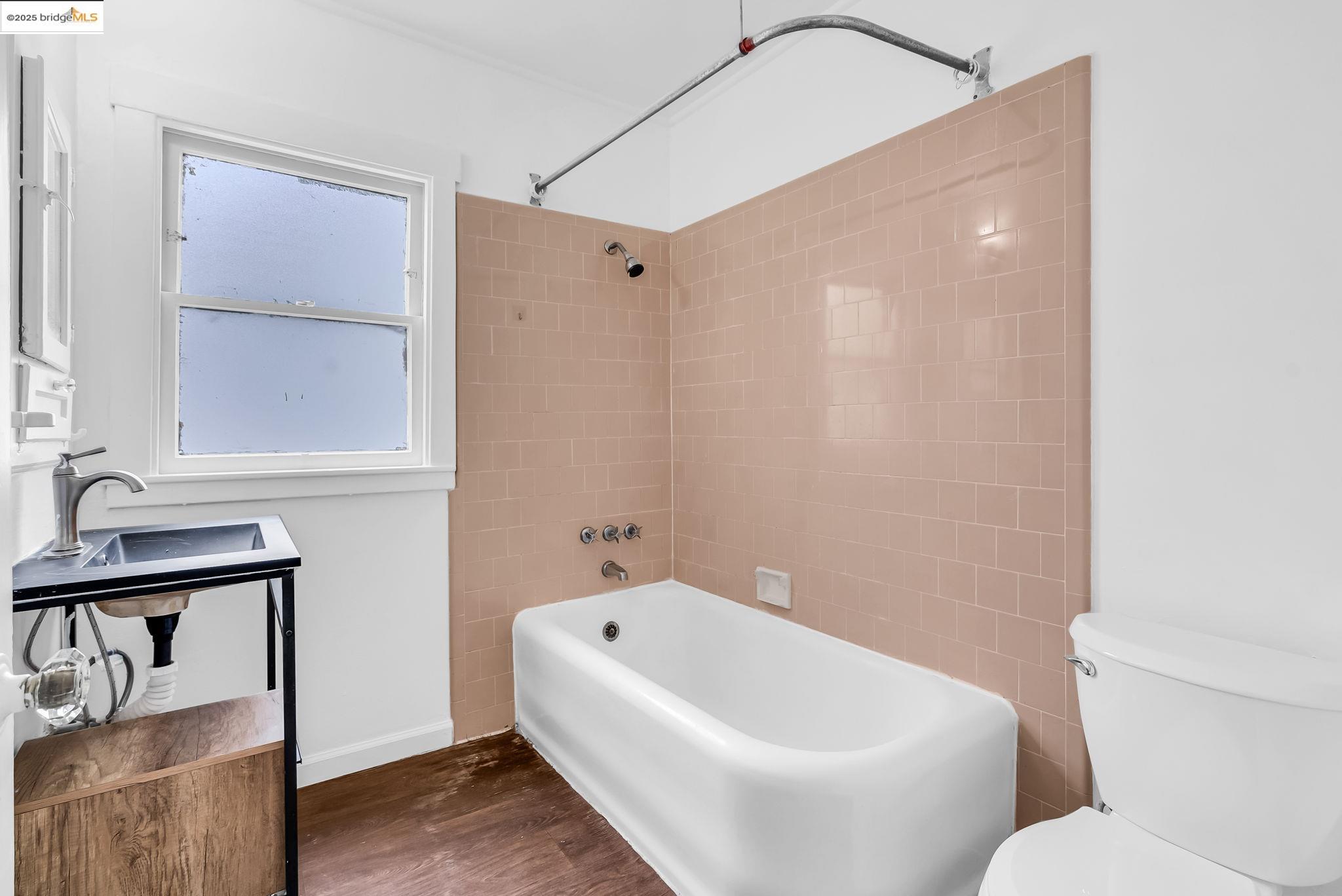 Detail Gallery Image 23 of 60 For 2340 Virginia St, Berkeley,  CA 94709 - – Beds | – Baths