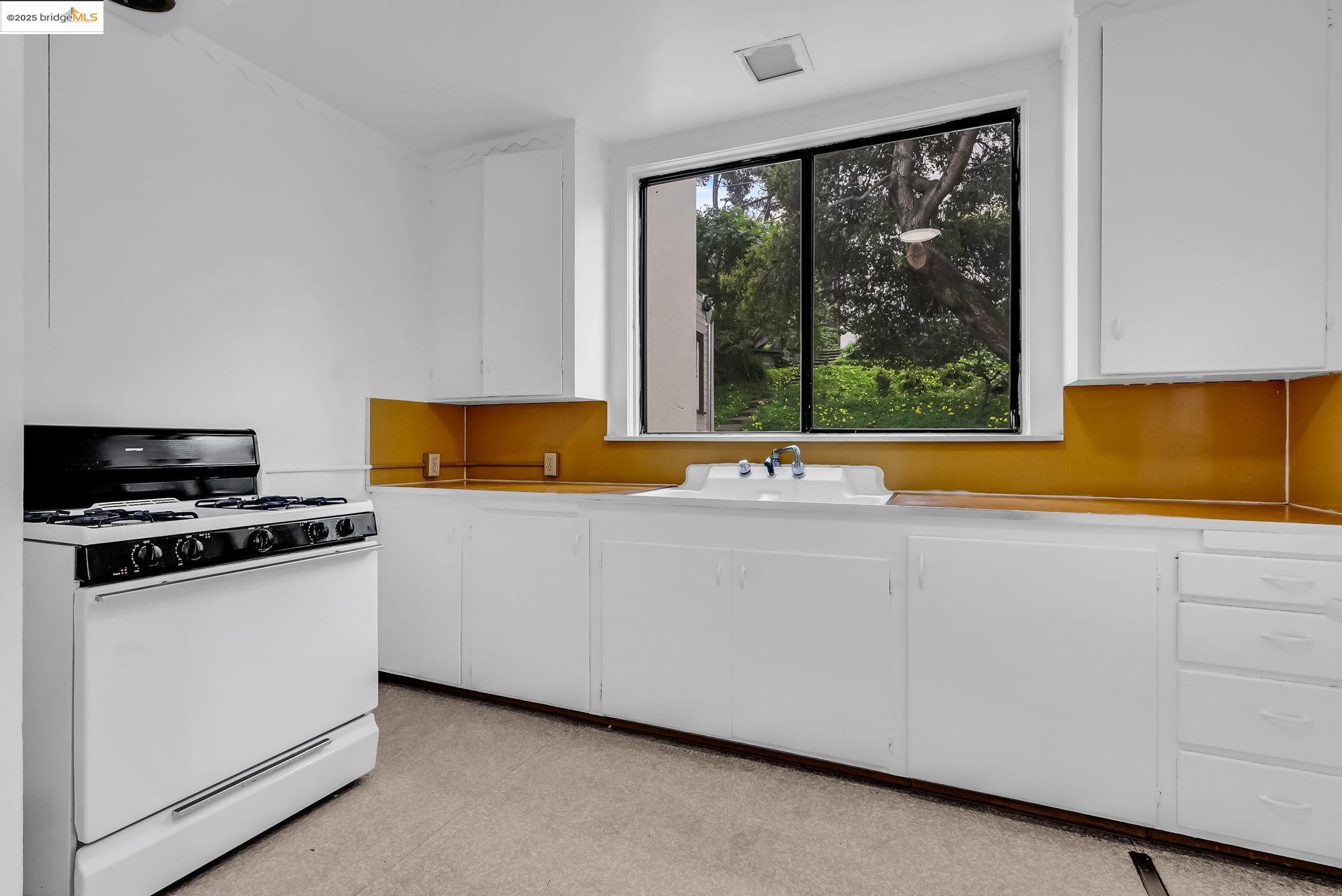 Detail Gallery Image 28 of 60 For 2340 Virginia St, Berkeley,  CA 94709 - – Beds | – Baths