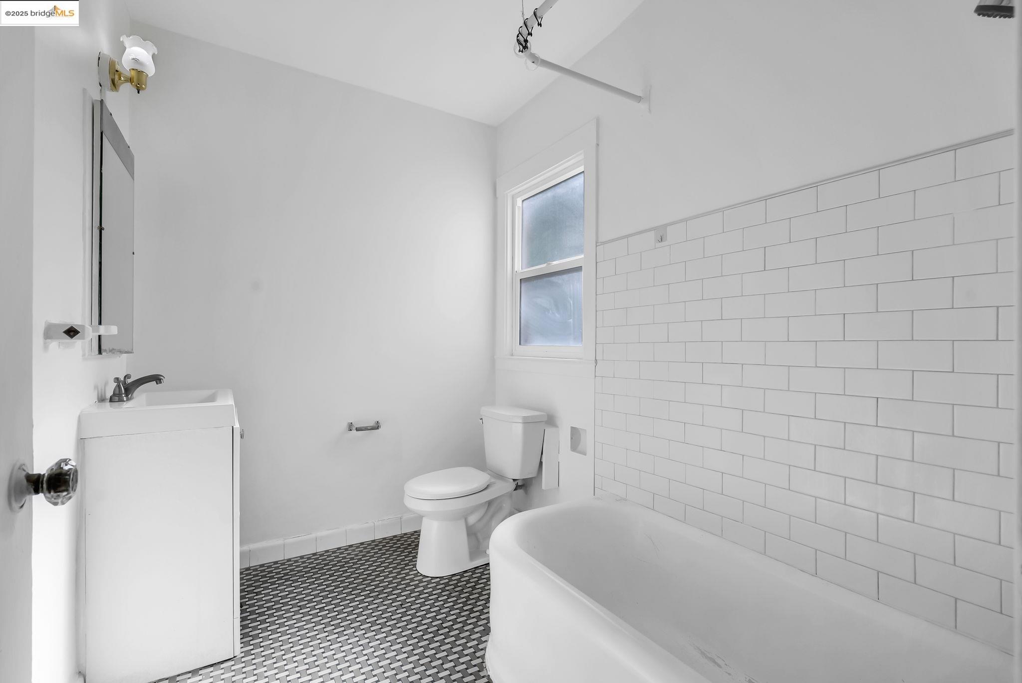 Detail Gallery Image 34 of 60 For 2340 Virginia St, Berkeley,  CA 94709 - – Beds | – Baths