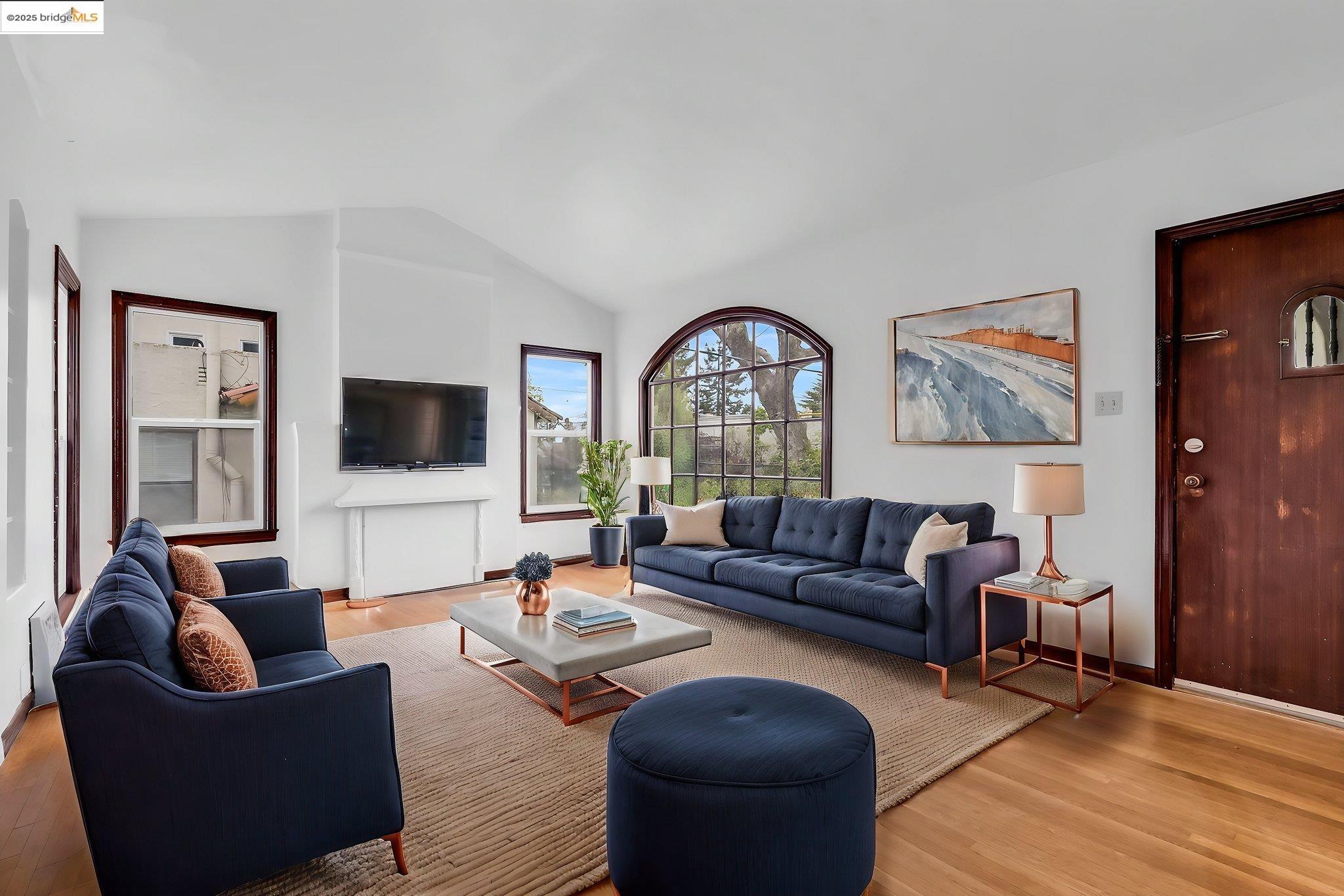 Detail Gallery Image 5 of 60 For 2340 Virginia St, Berkeley,  CA 94709 - – Beds | – Baths