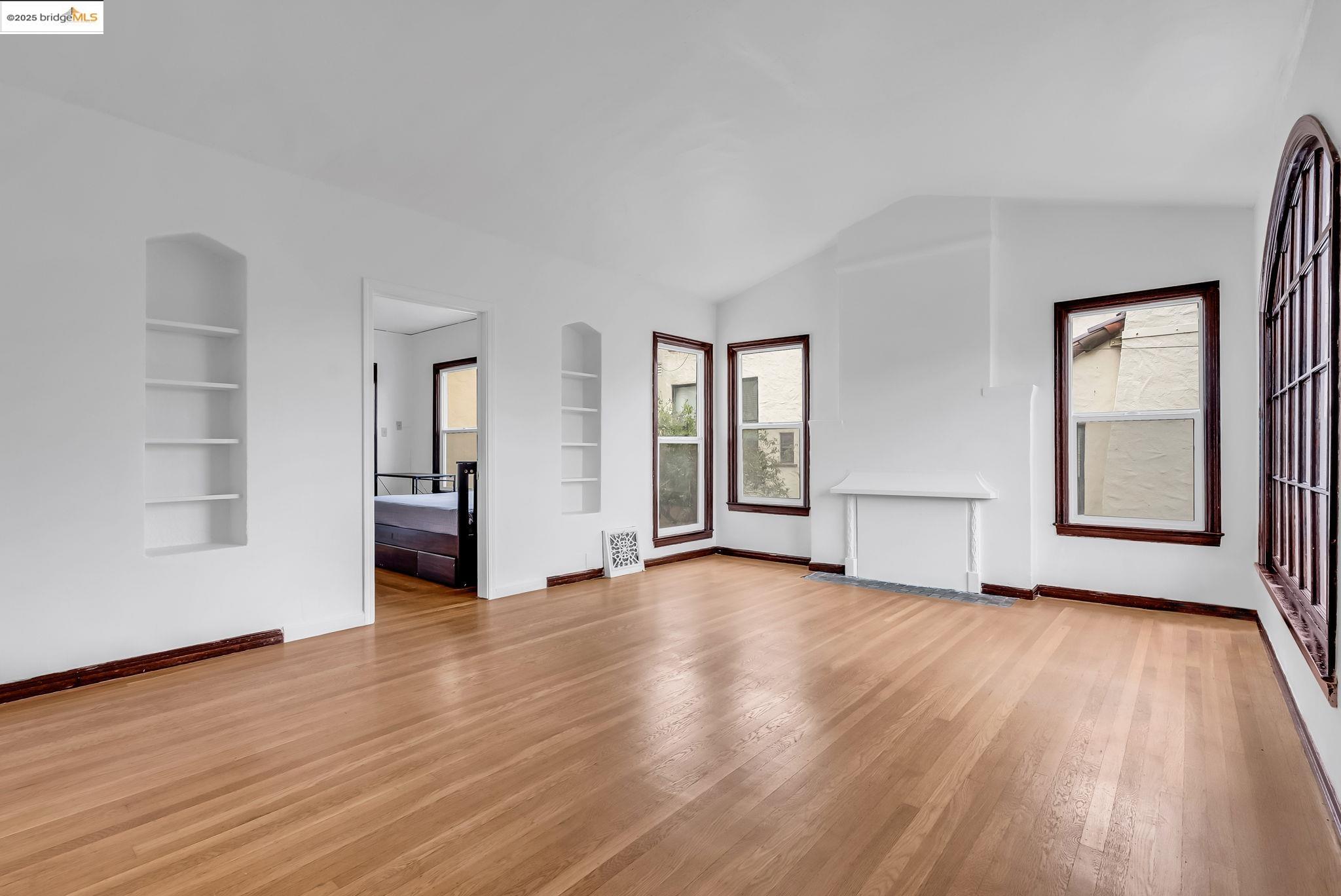 Detail Gallery Image 8 of 60 For 2340 Virginia St, Berkeley,  CA 94709 - – Beds | – Baths