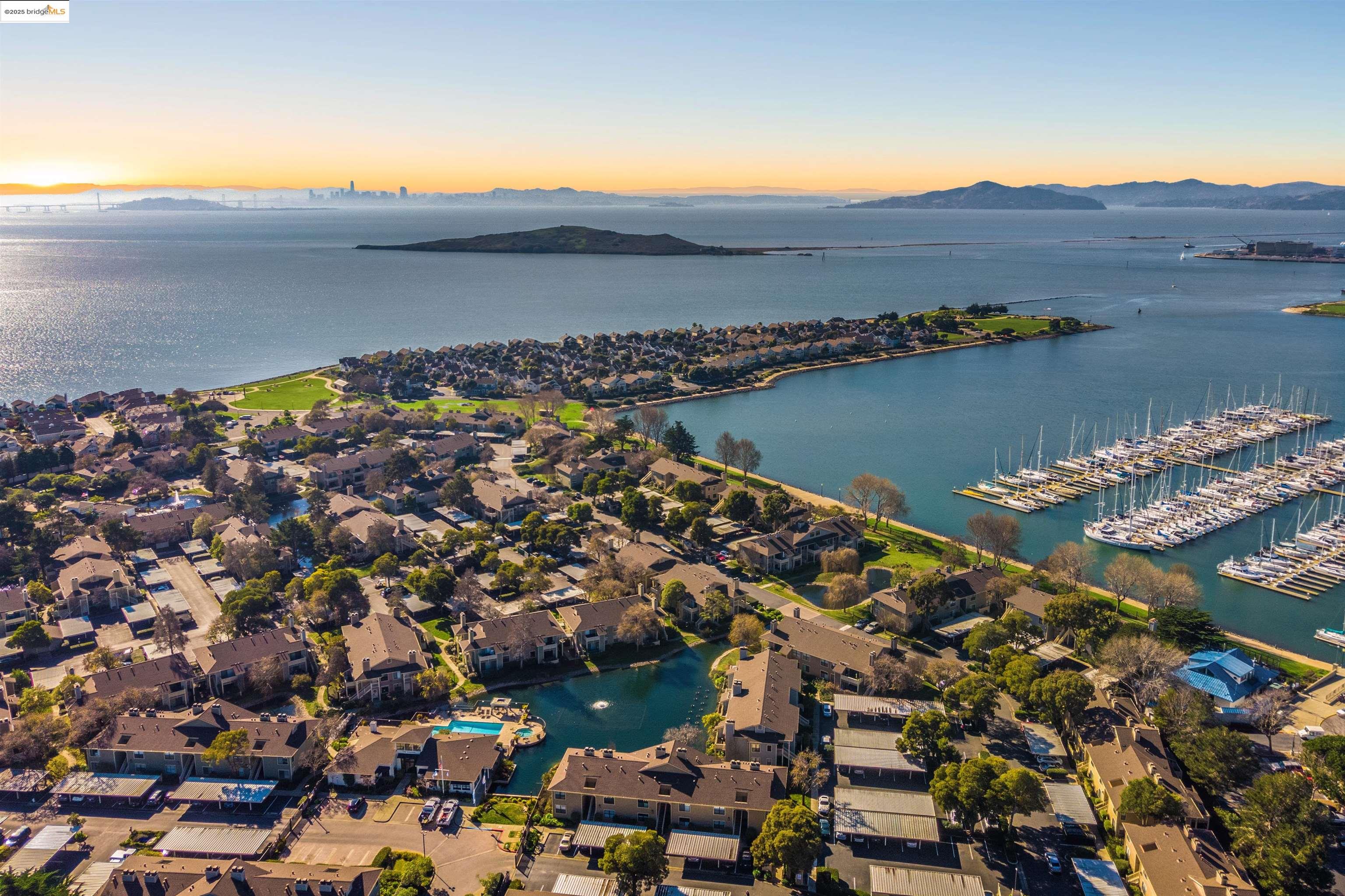 Detail Gallery Image 1 of 1 For 60 Bayside Ct, Richmond,  CA 94804 - 1 Beds | 1 Baths