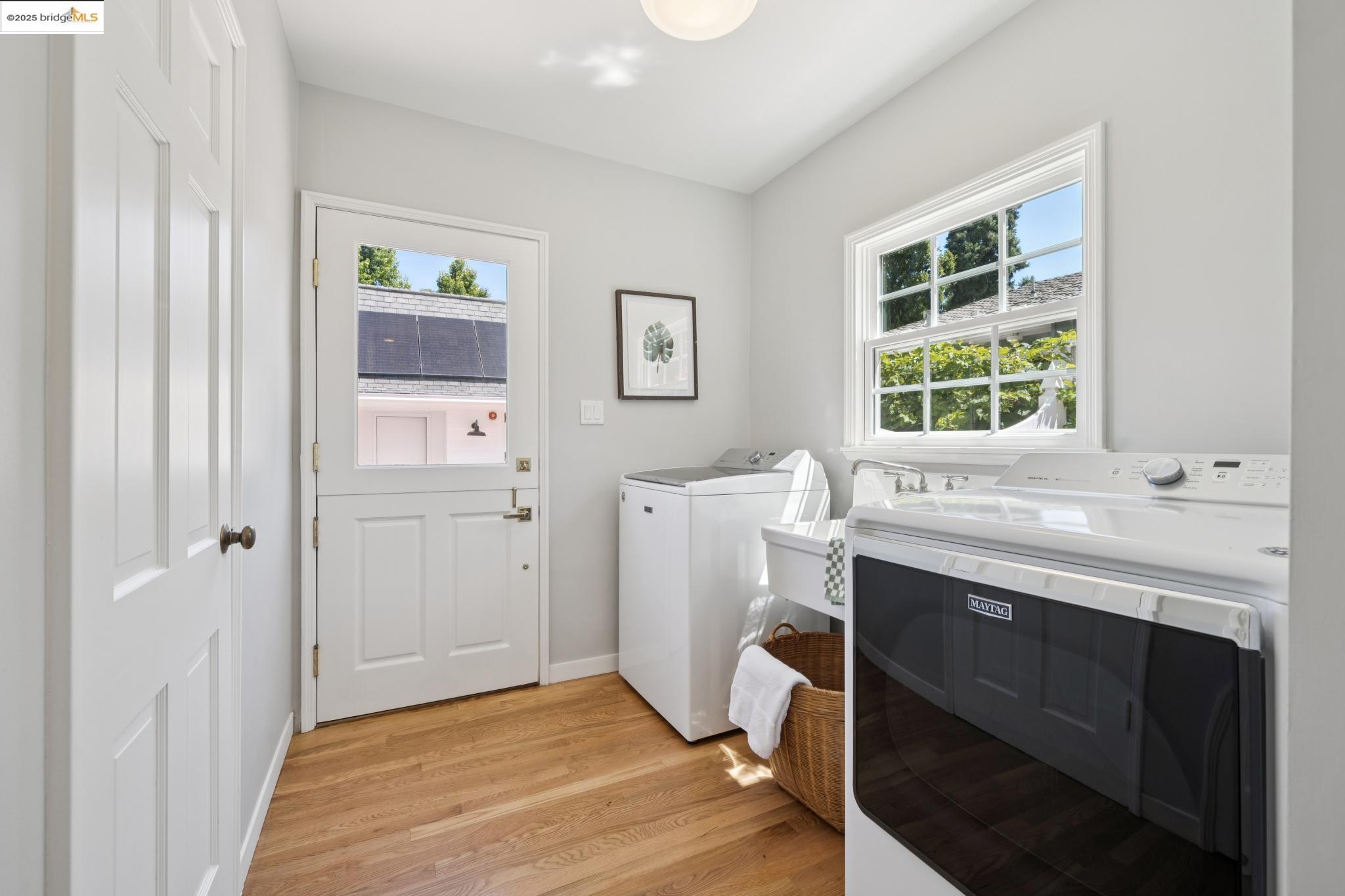 Detail Gallery Image 15 of 52 For 1096 Glen Dr, San Leandro,  CA 94577 - 4 Beds | 2/1 Baths