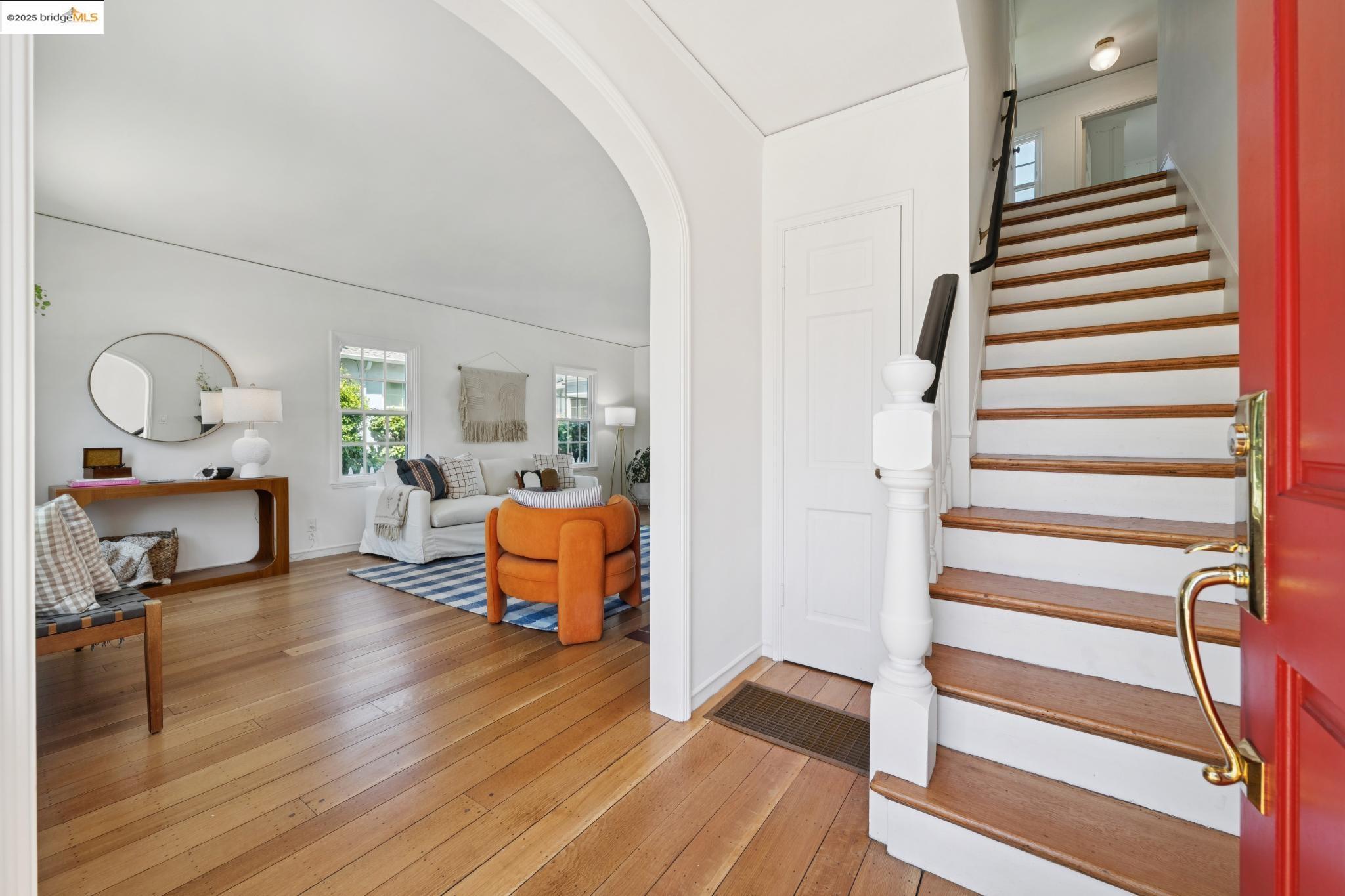 Detail Gallery Image 3 of 52 For 1096 Glen Dr, San Leandro,  CA 94577 - 4 Beds | 2/1 Baths