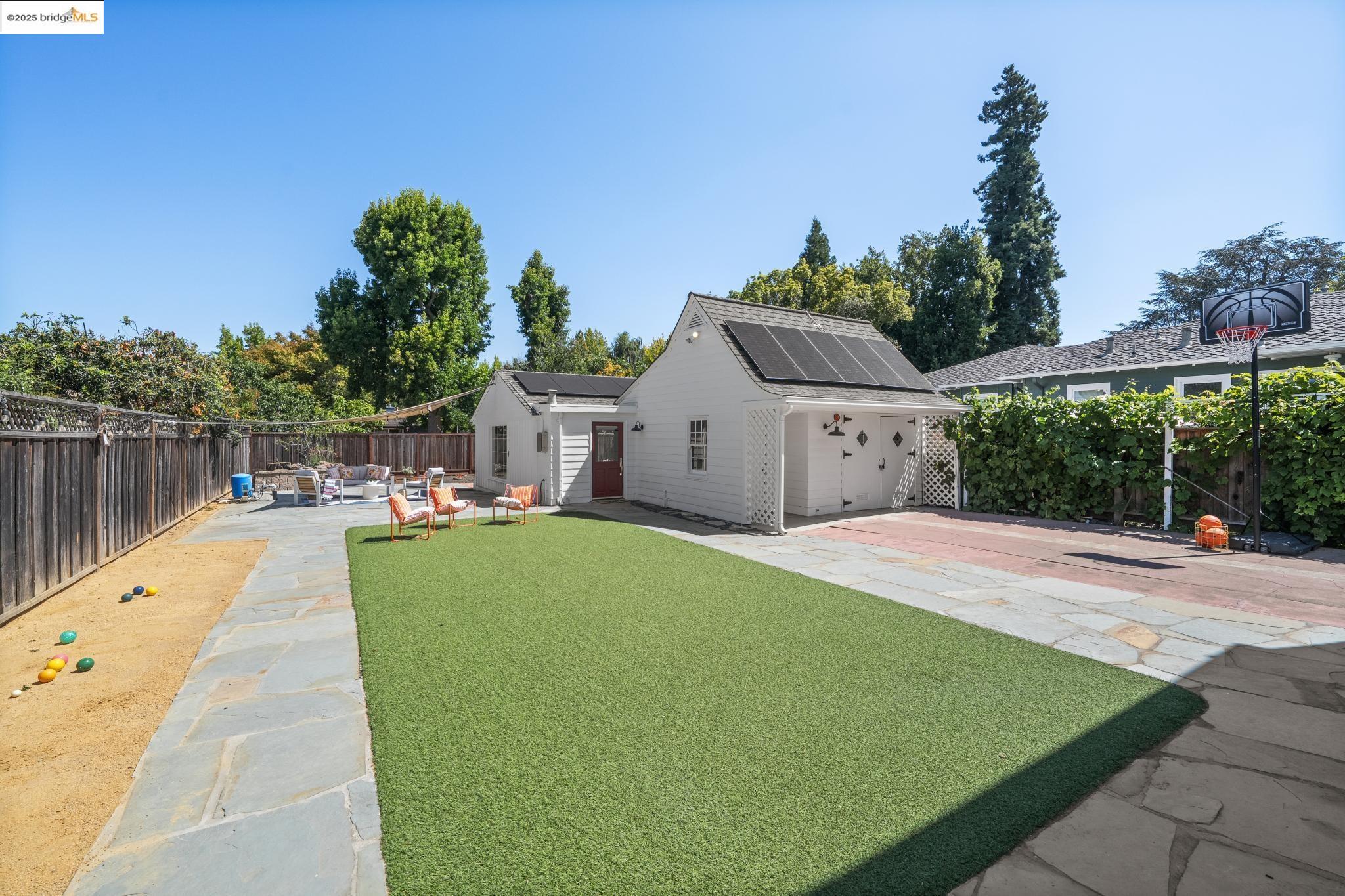 Detail Gallery Image 30 of 52 For 1096 Glen Dr, San Leandro,  CA 94577 - 4 Beds | 2/1 Baths