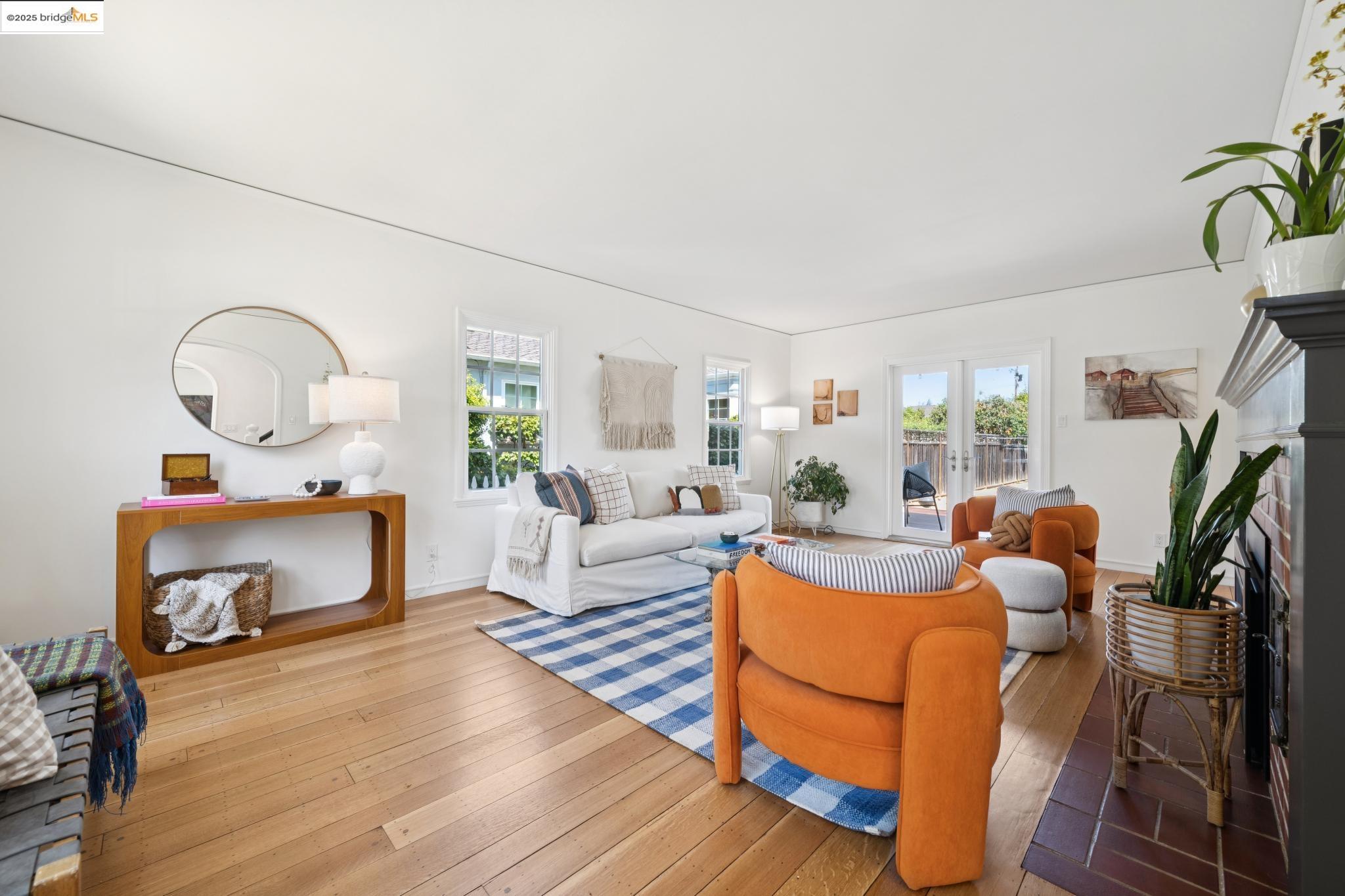 Detail Gallery Image 4 of 52 For 1096 Glen Dr, San Leandro,  CA 94577 - 4 Beds | 2/1 Baths