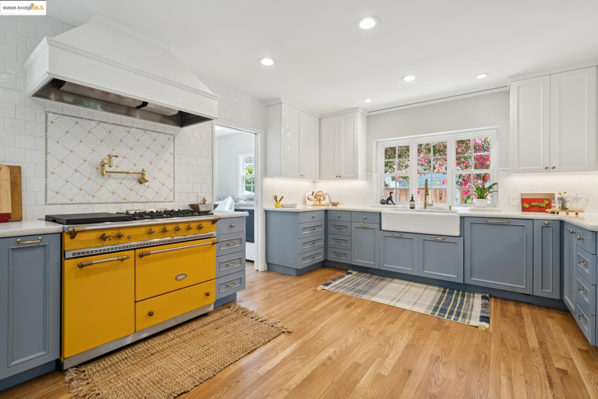 Detail Gallery Image 10 of 52 For 1096 Glen Dr, San Leandro,  CA 94577 - 4 Beds | 2/1 Baths