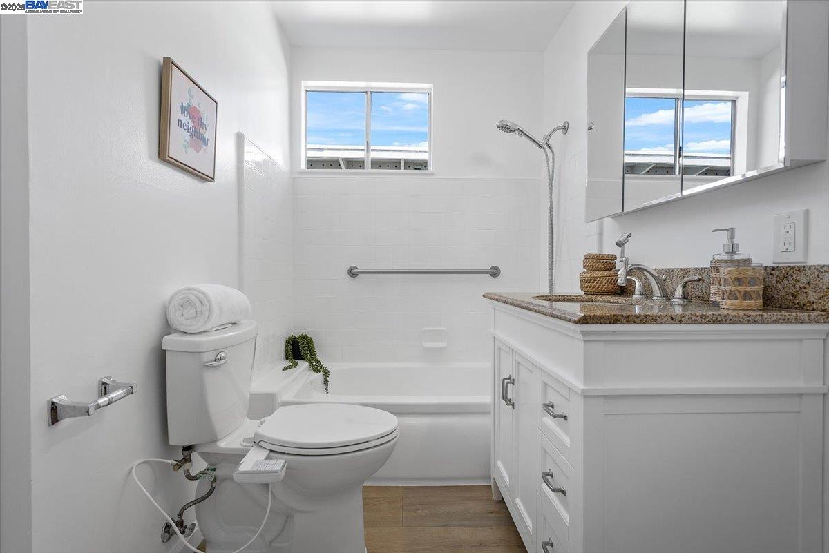 Detail Gallery Image 19 of 44 For 856 Rand St, San Mateo,  CA 94401 - 4 Beds | 2 Baths