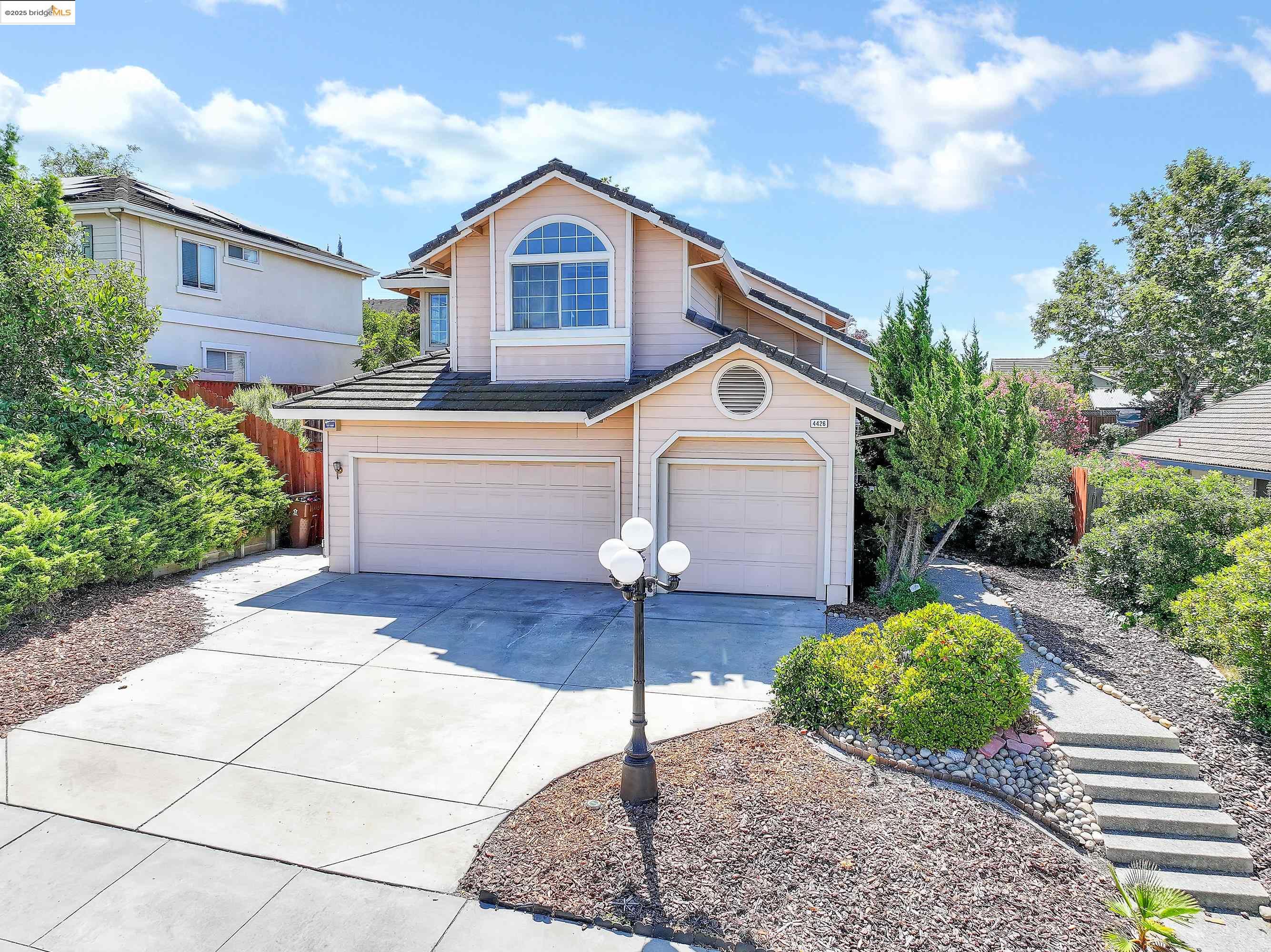 Detail Gallery Image 1 of 50 For 4426 Palisades Way, Antioch,  CA 94531 - 5 Beds | 3 Baths