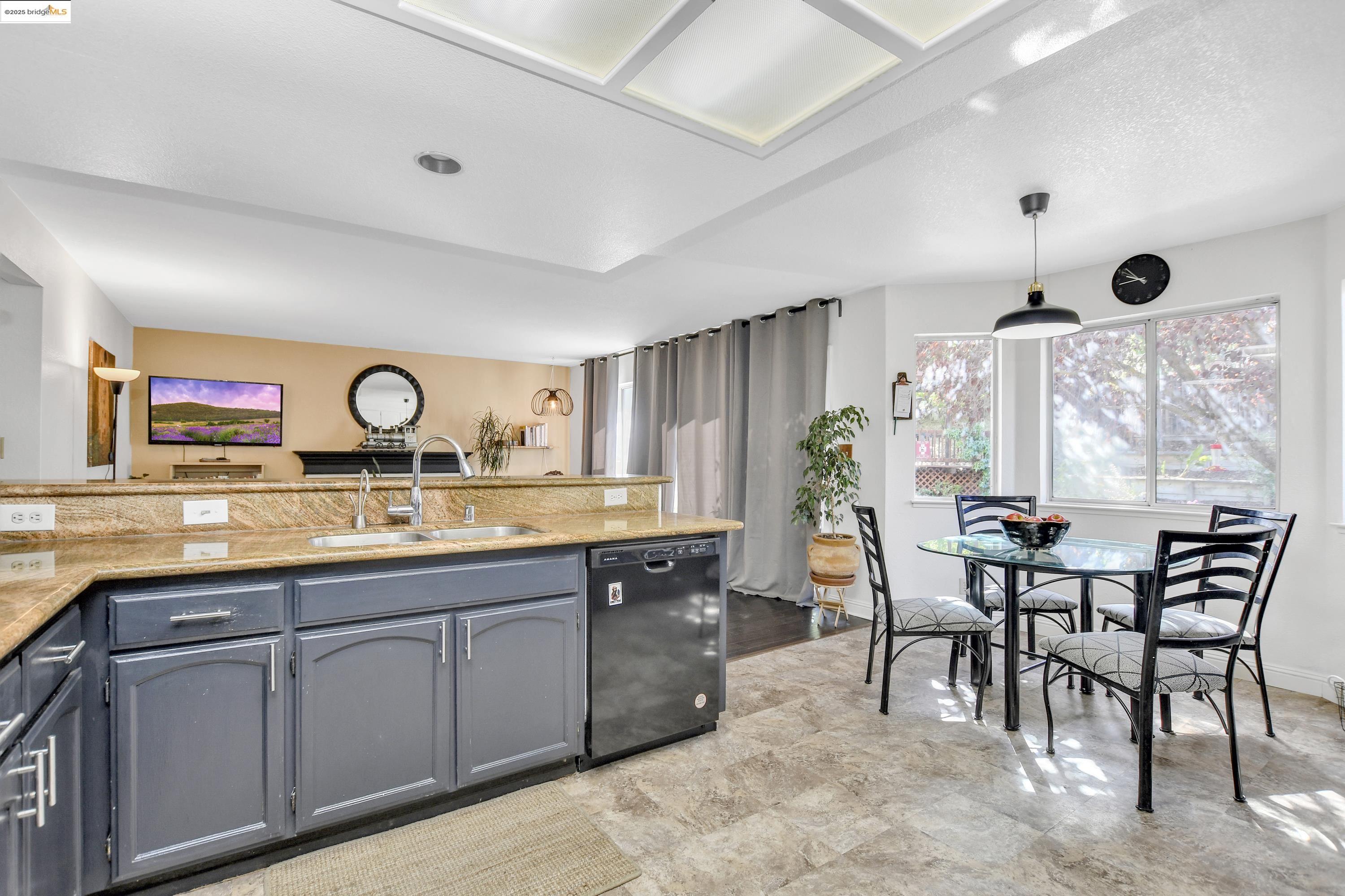 Detail Gallery Image 22 of 50 For 4426 Palisades Way, Antioch,  CA 94531 - 5 Beds | 3 Baths