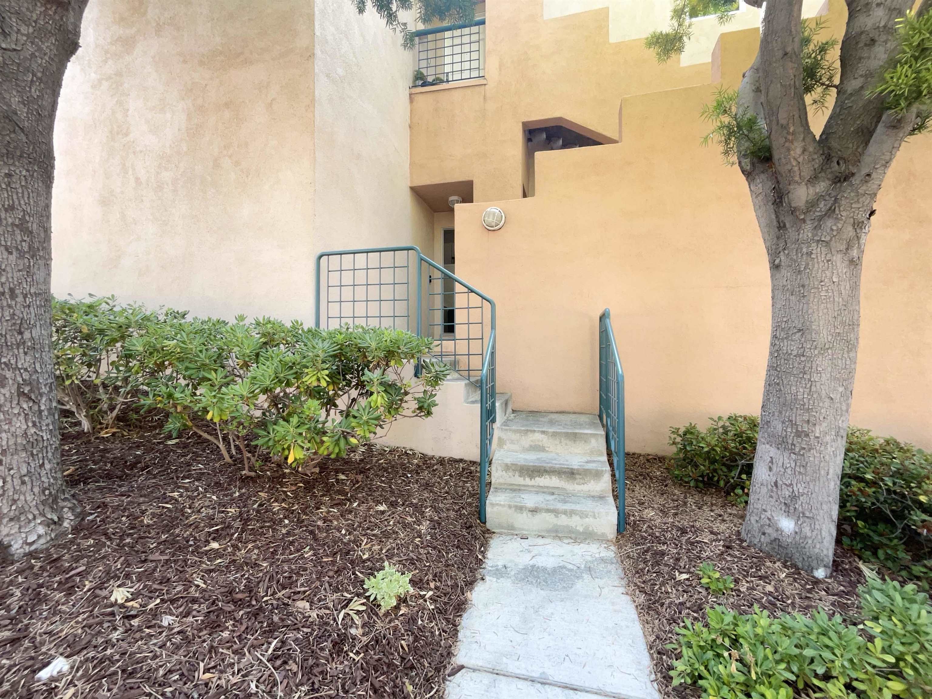 Detail Gallery Image 1 of 16 For 991 Asilomar Ter #1,  Sunnyvale,  CA 94086 - 3 Beds | 2 Baths